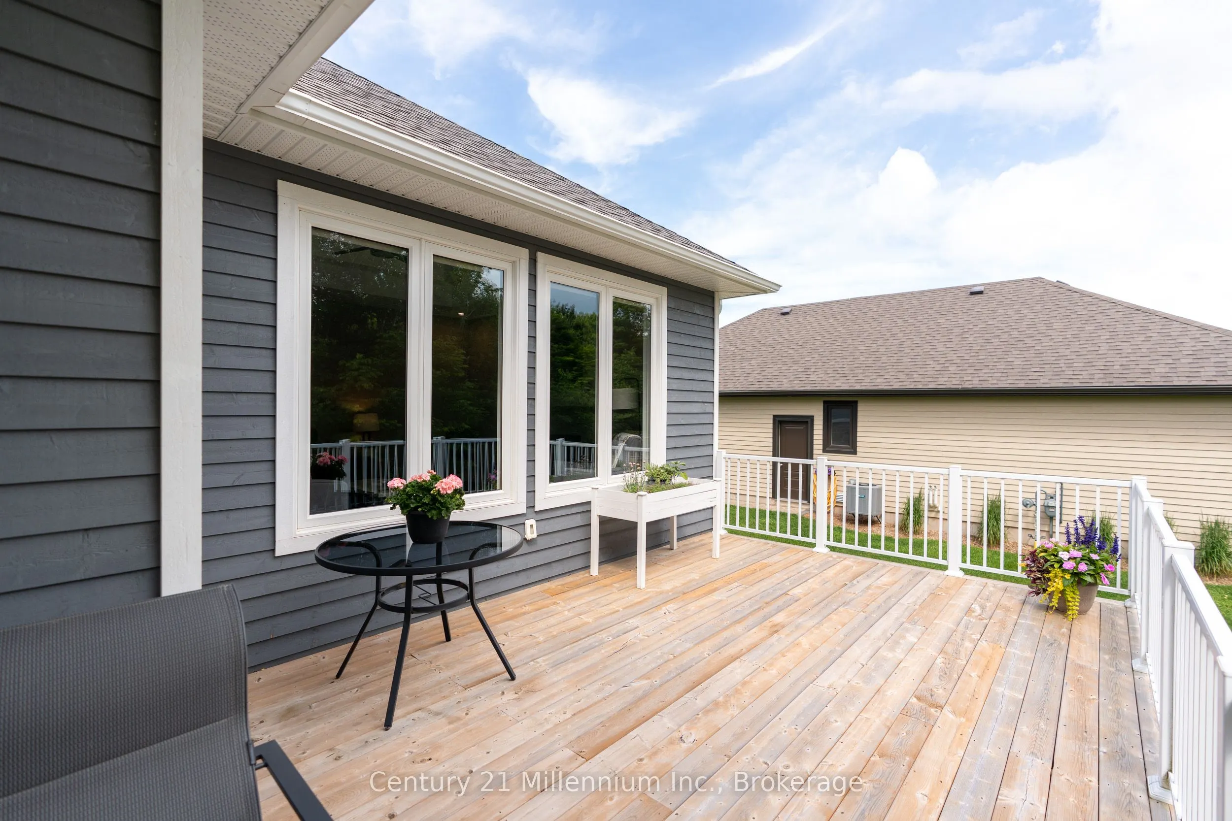 401 Algoma Crescent