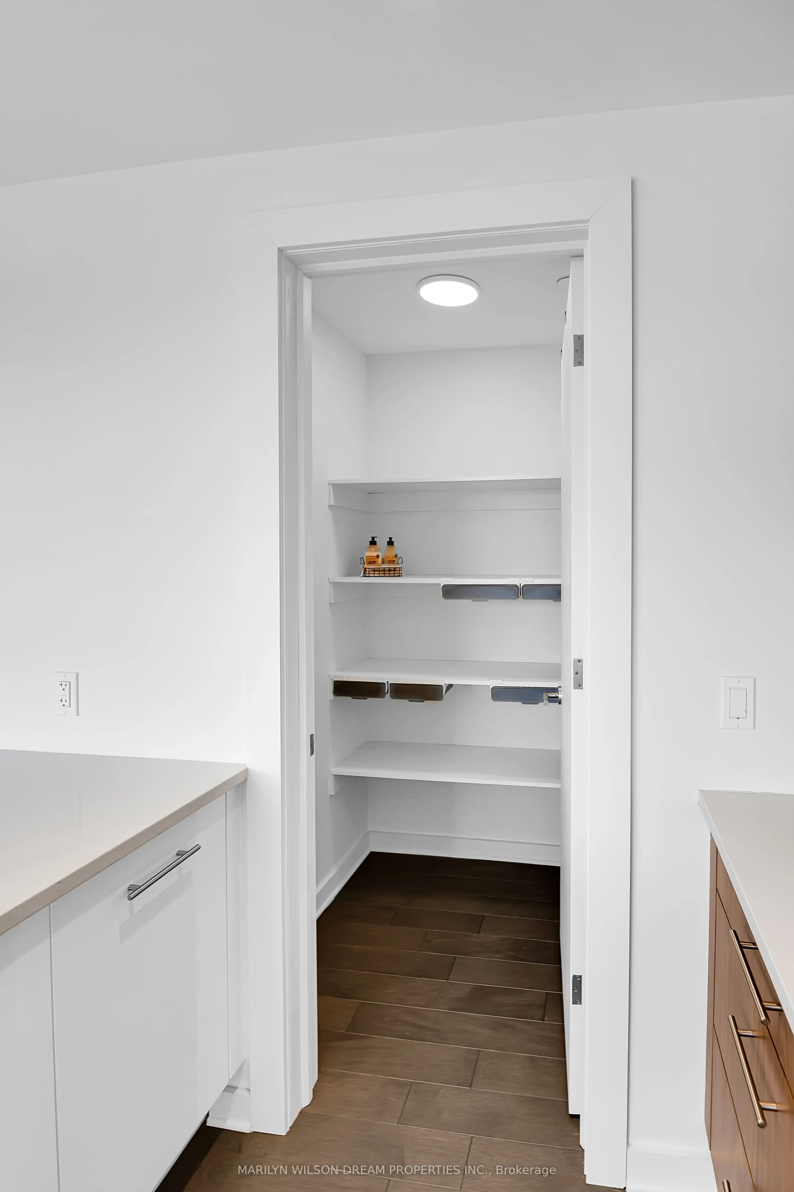 135 Barrette Street #601