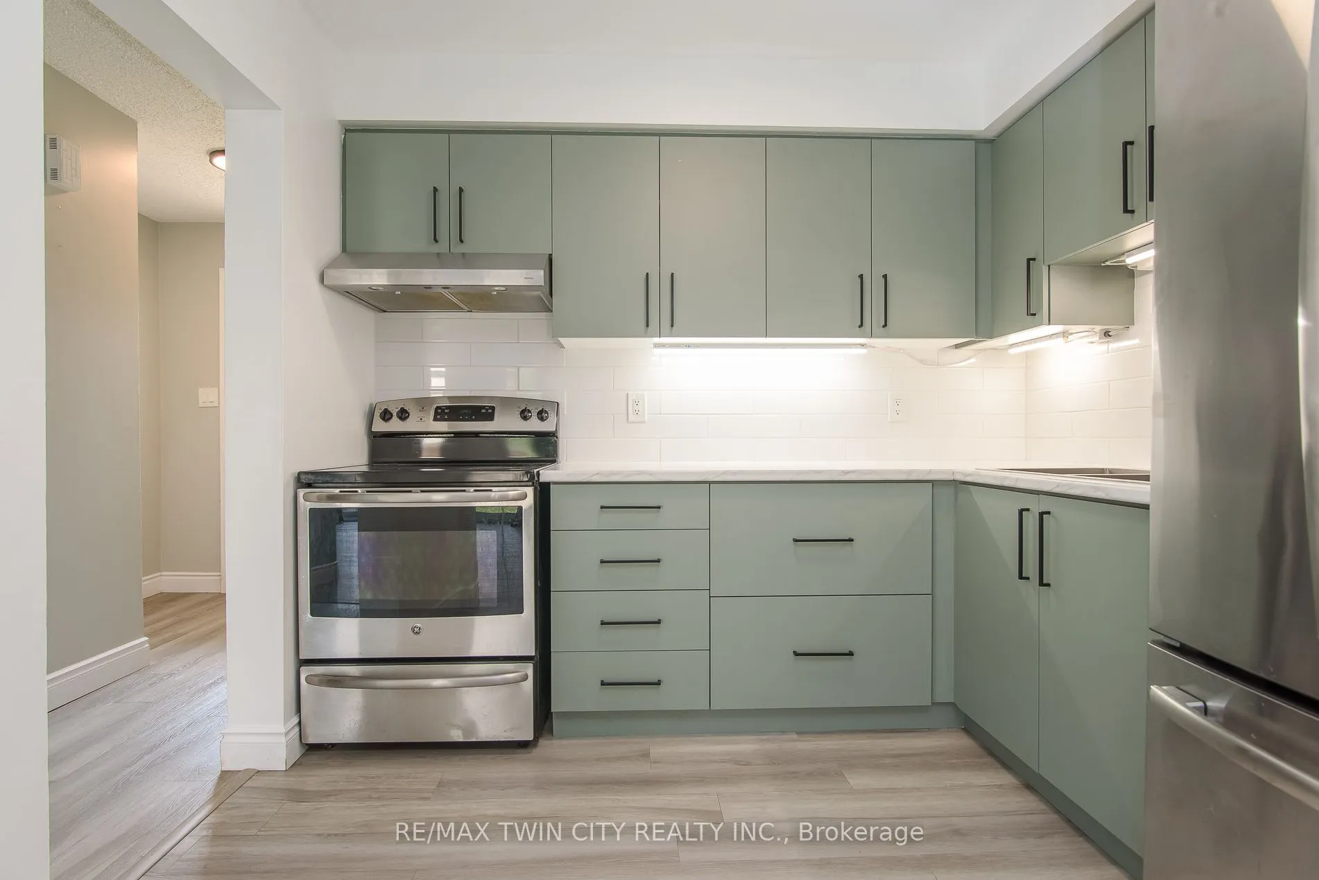 125 Sekura Crescent #13