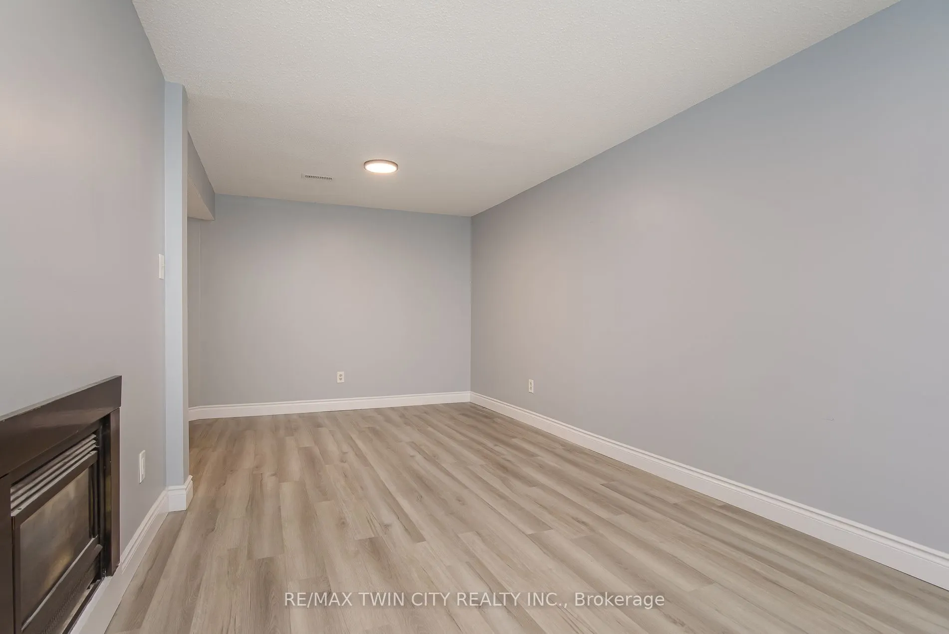 125 Sekura Crescent #13
