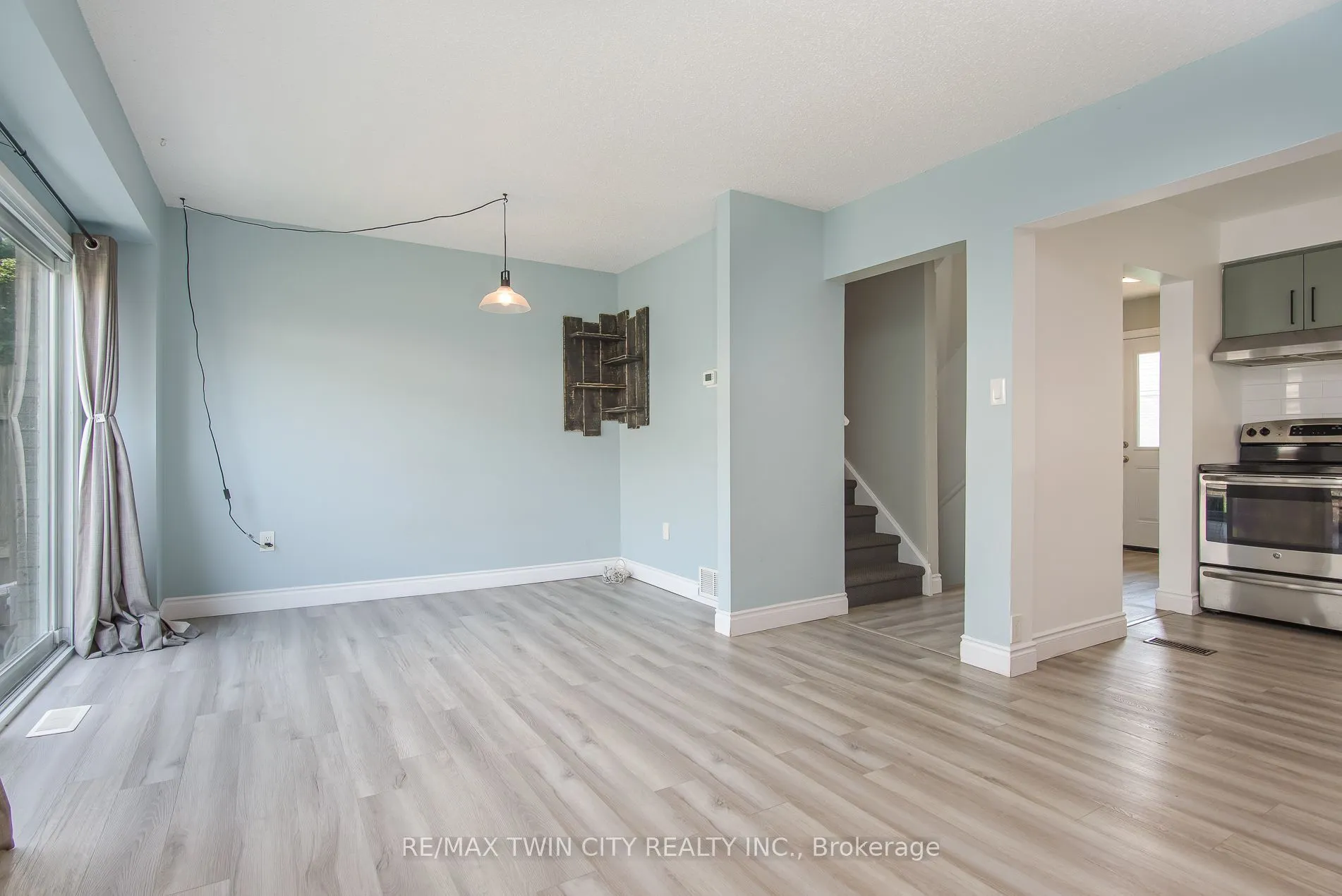 125 Sekura Crescent #13