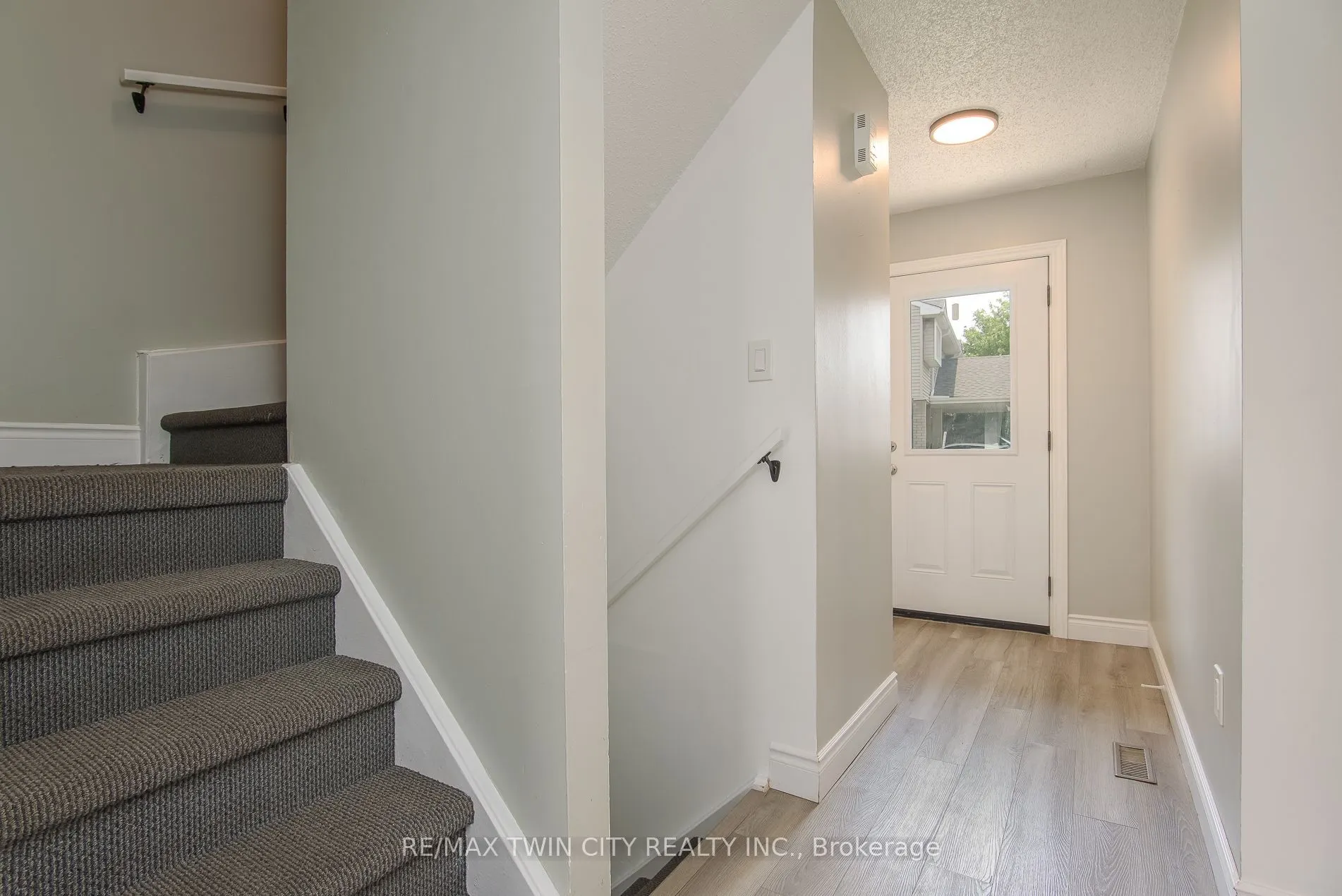 125 Sekura Crescent #13