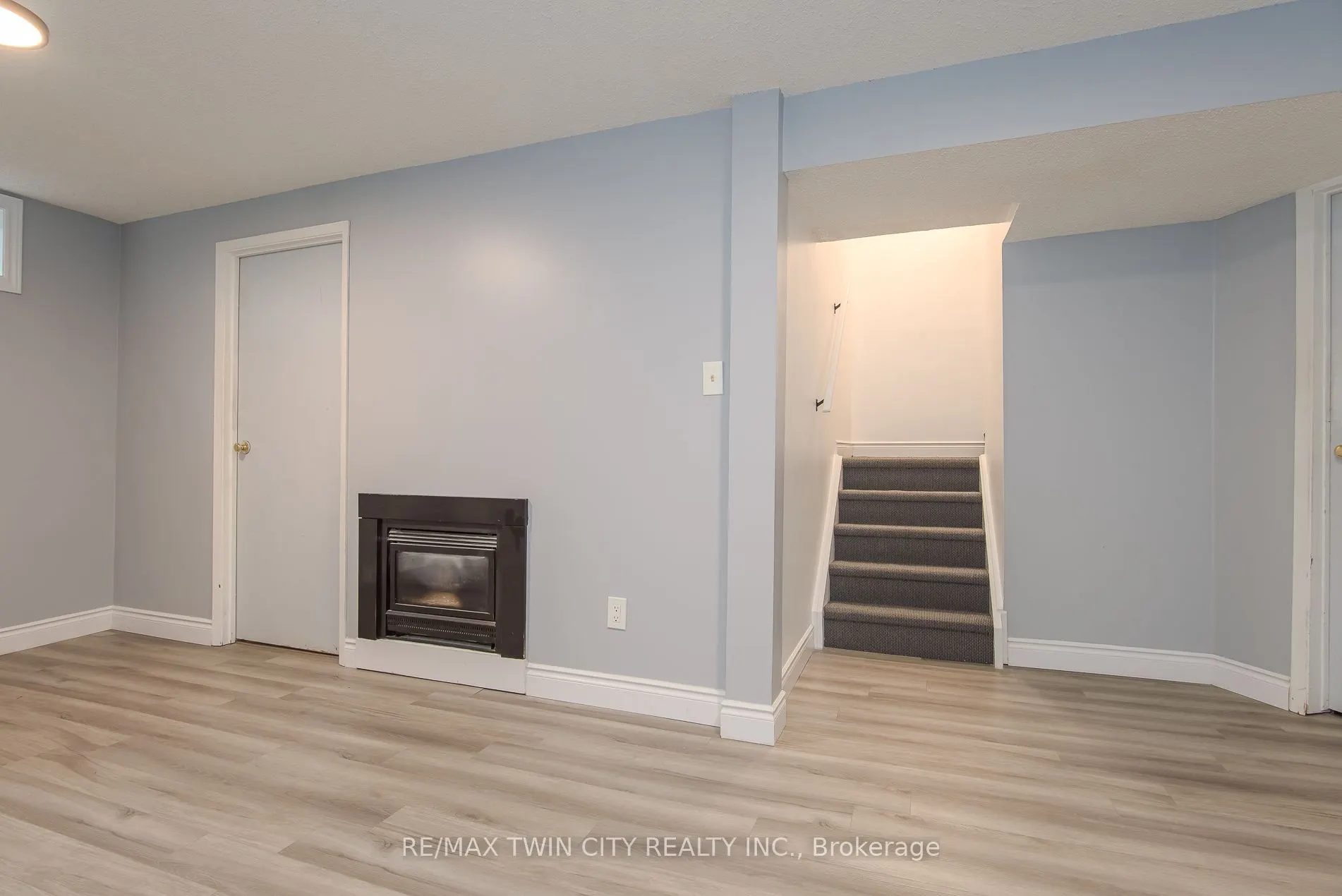 125 Sekura Crescent #13