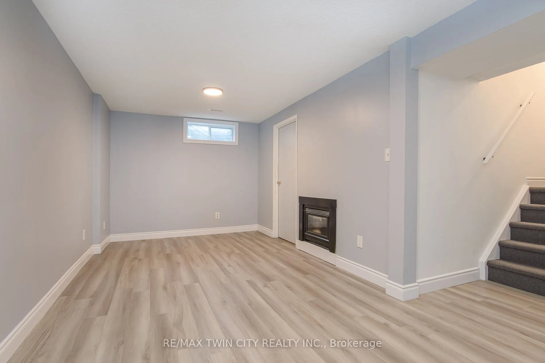125 Sekura Crescent #13