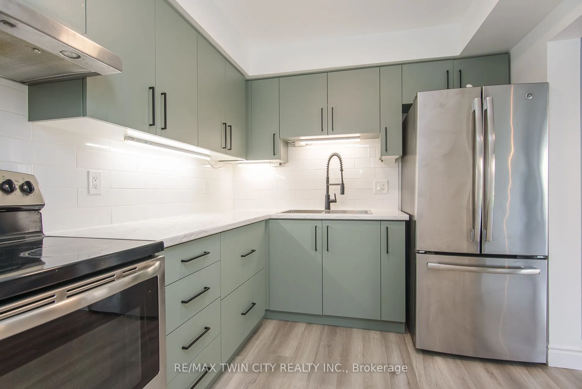 125 Sekura Crescent #13