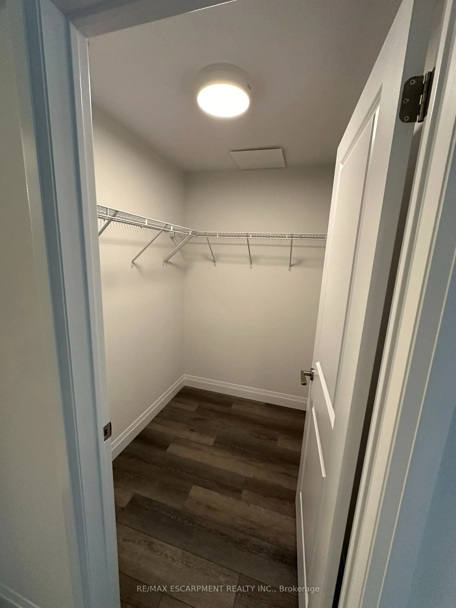 153 Wilson Street W #302