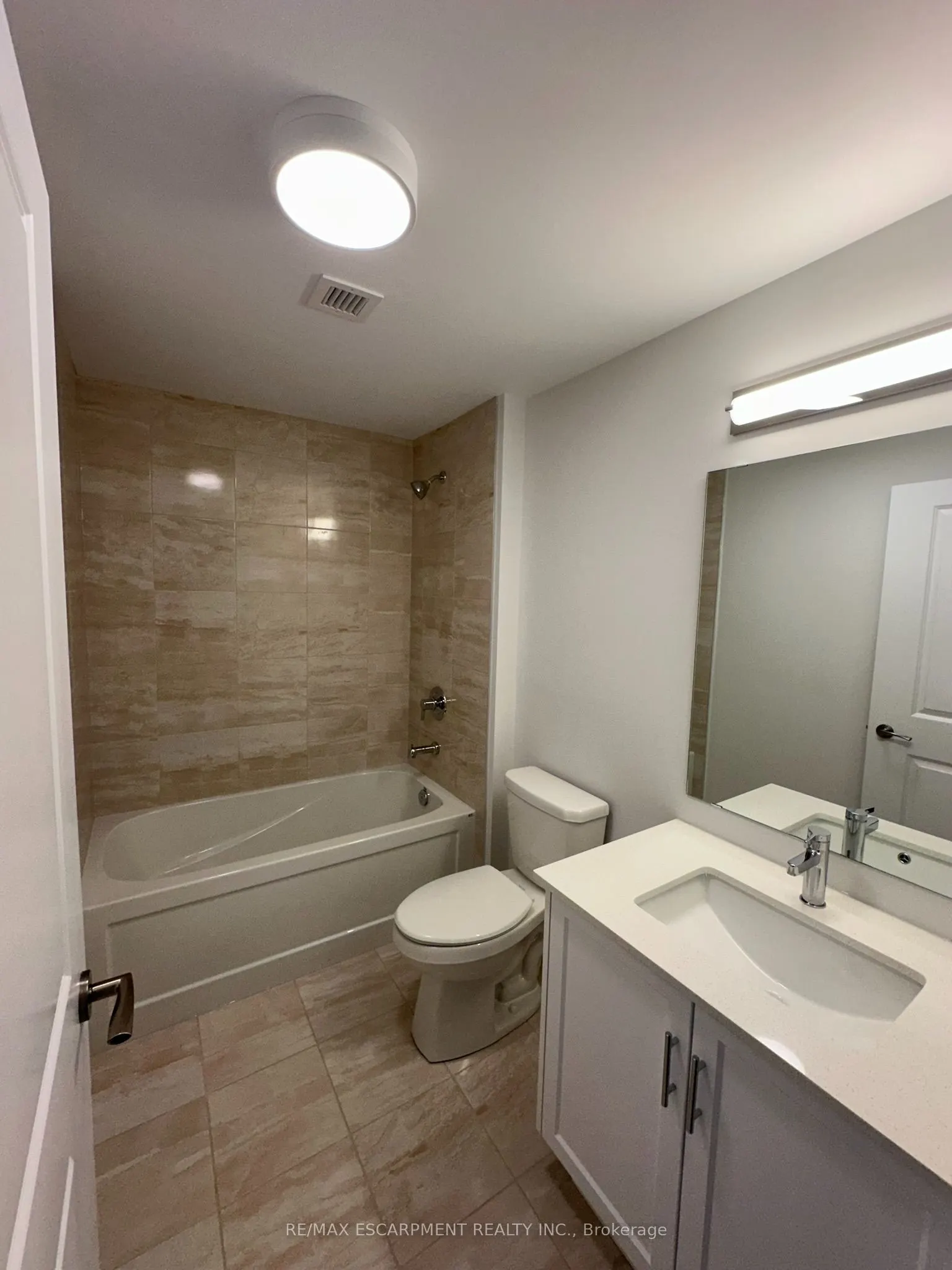 153 Wilson Street W #302