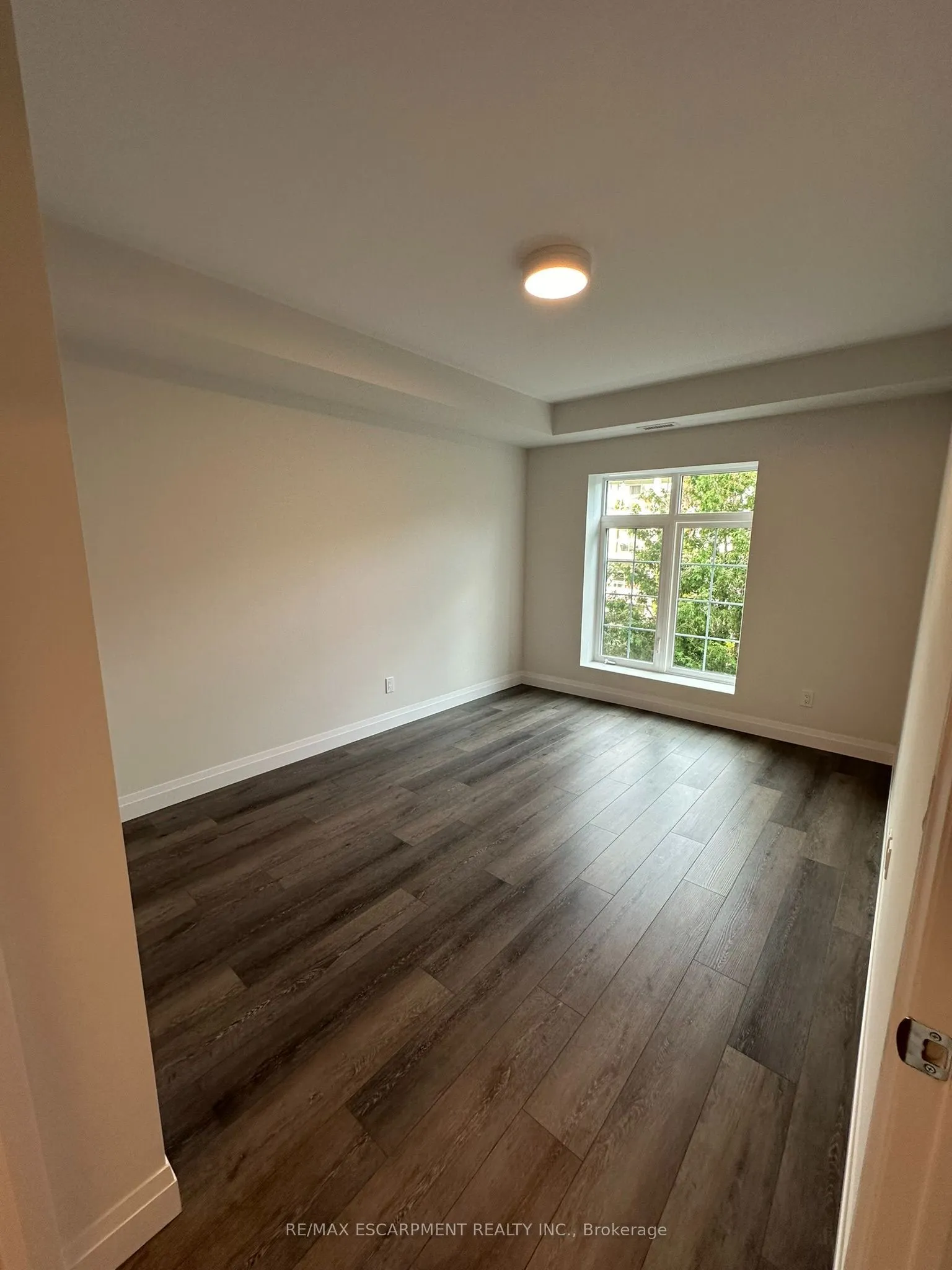153 Wilson Street W #302