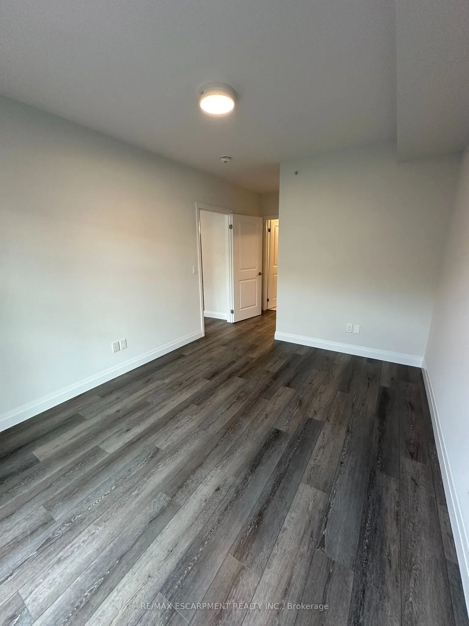 153 Wilson Street W #302