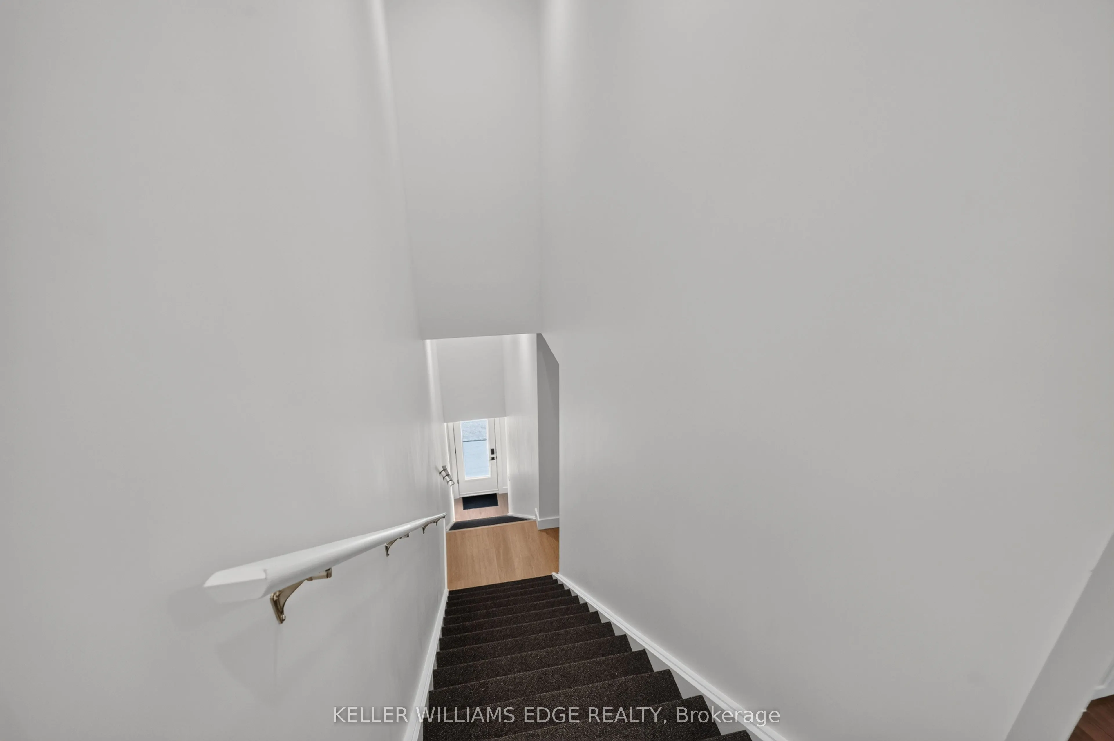 332 KING Street W #5