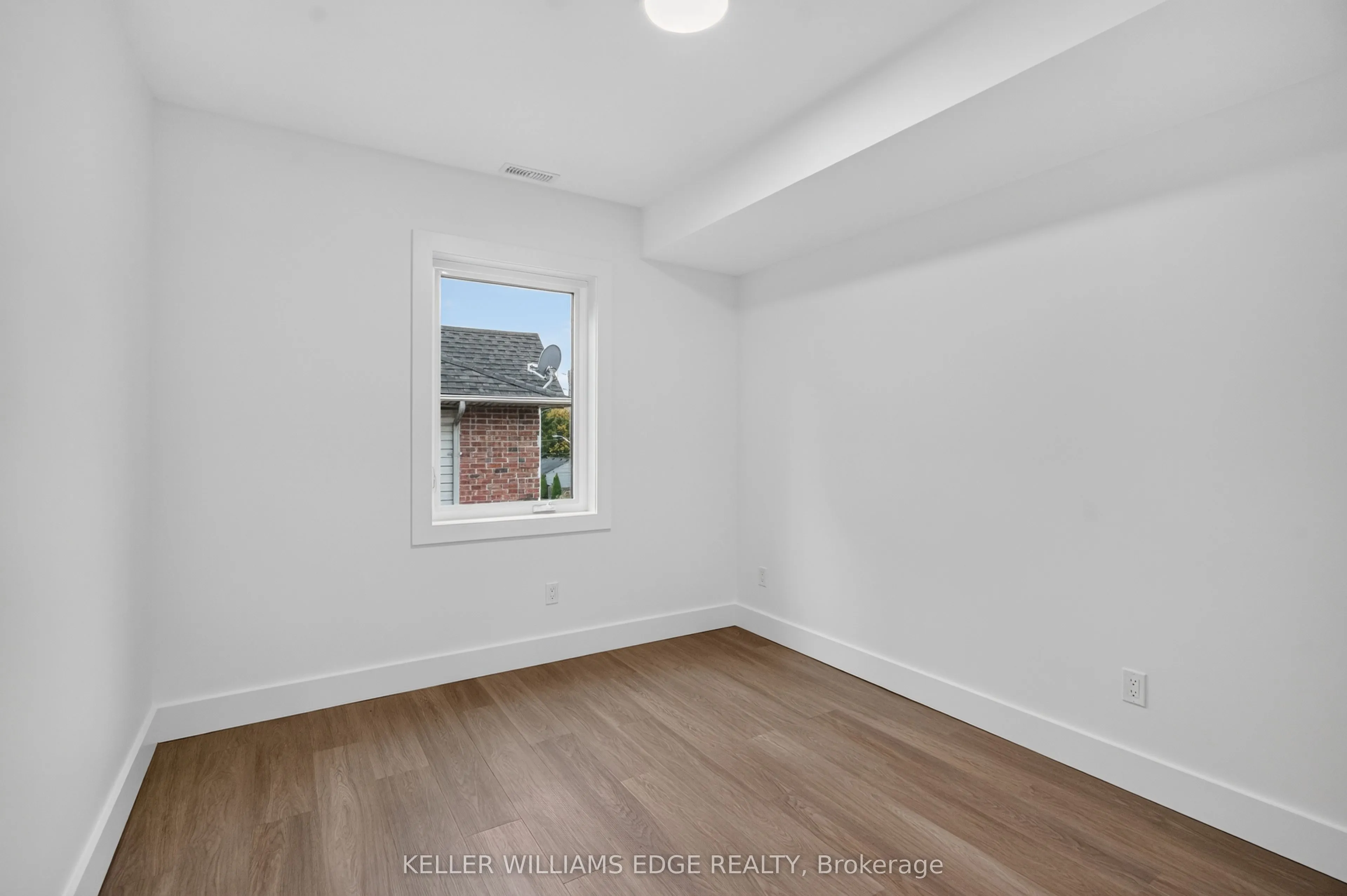 332 KING Street W #5