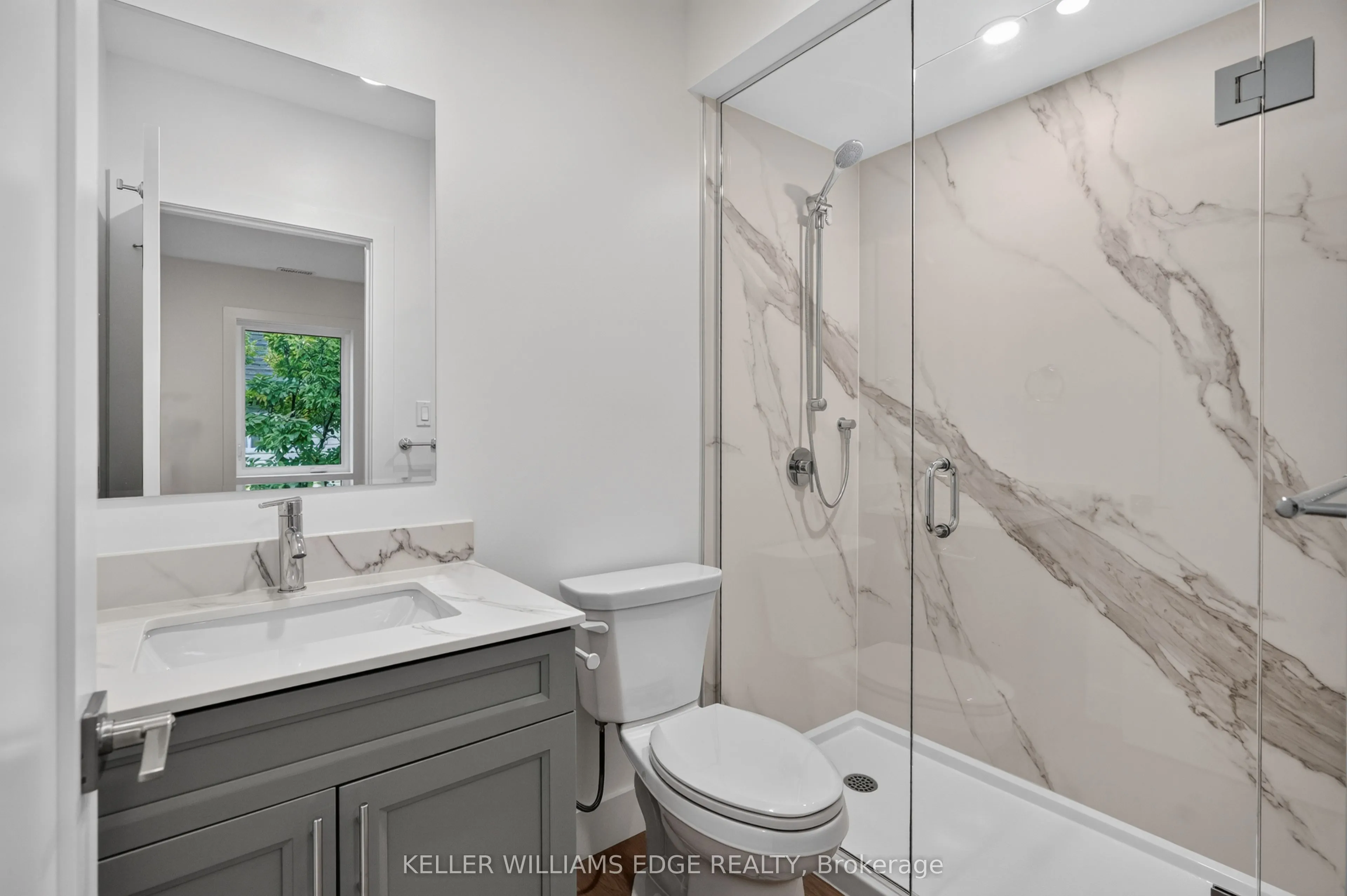332 KING Street W #5