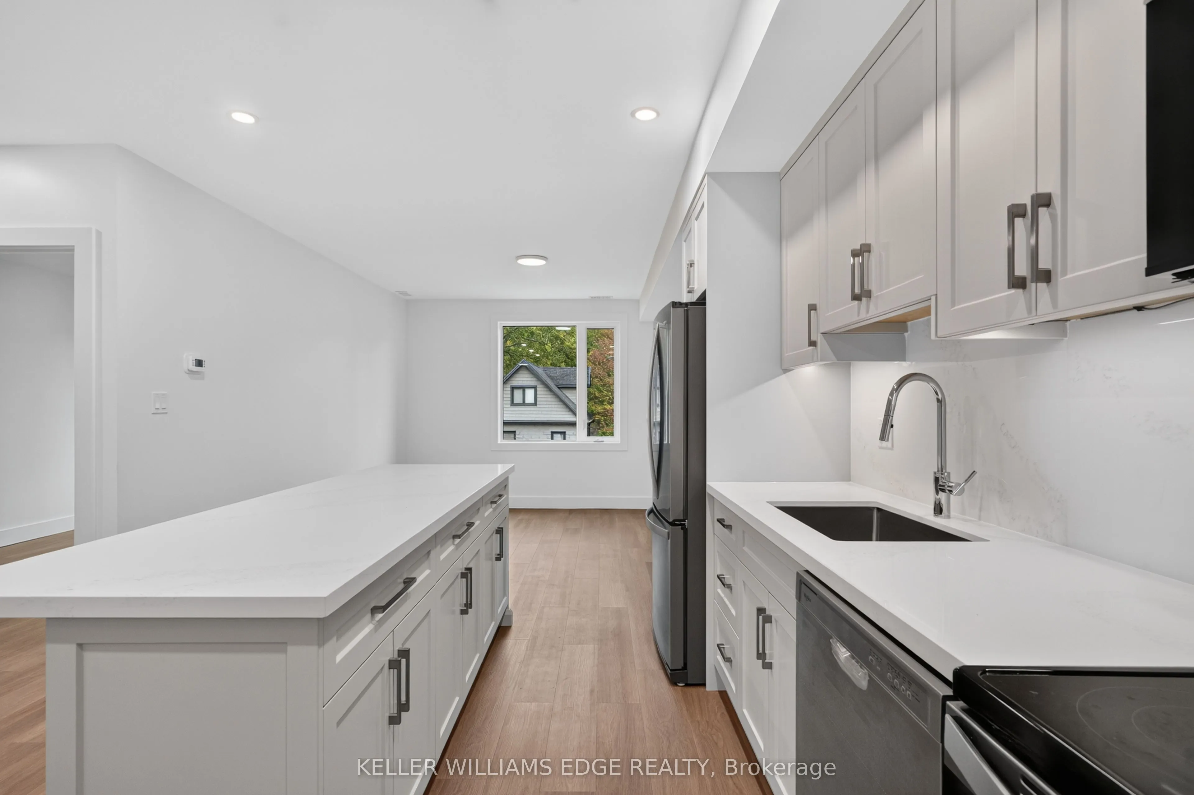 332 KING Street W #5