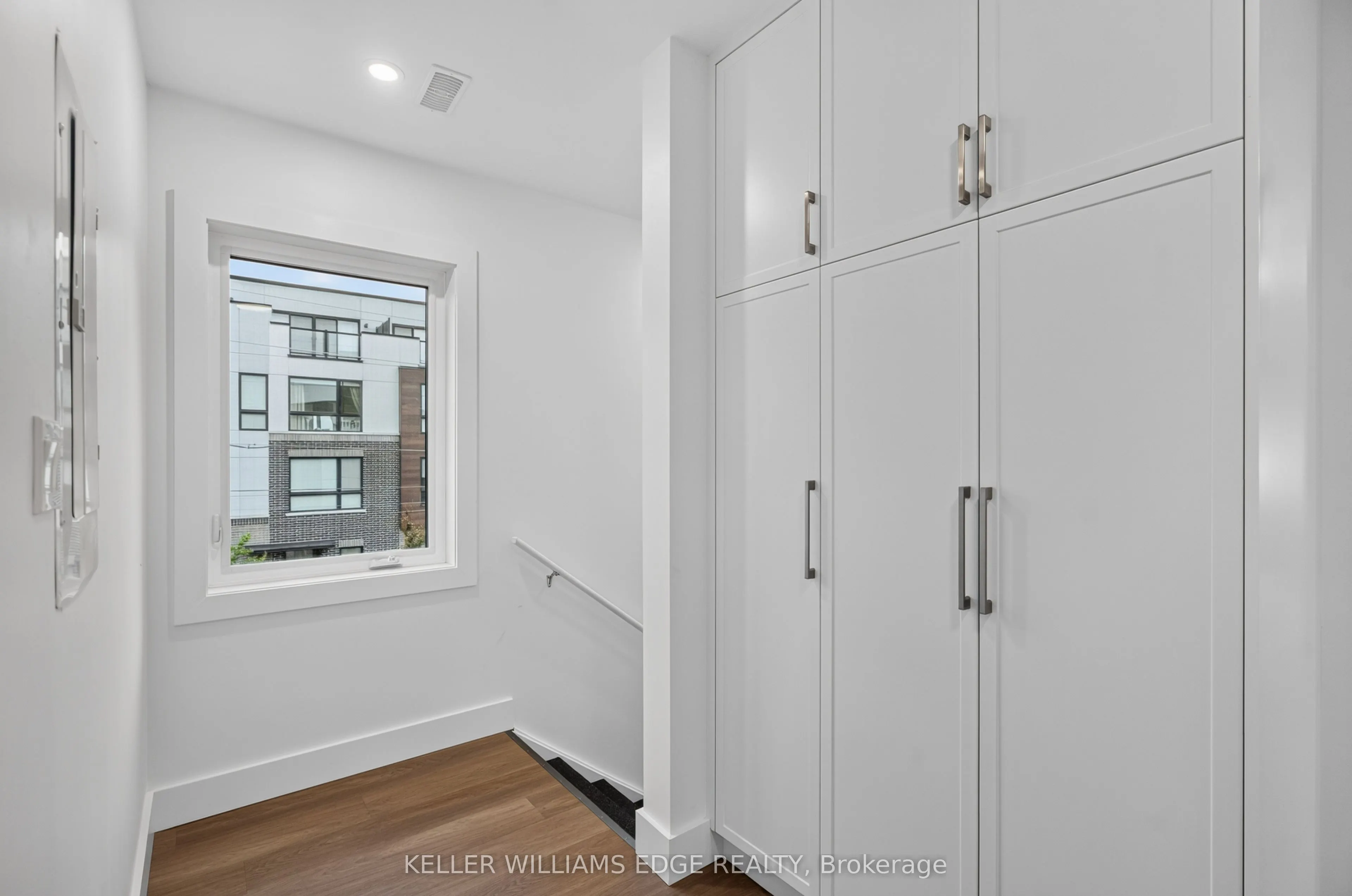 332 KING Street W #5