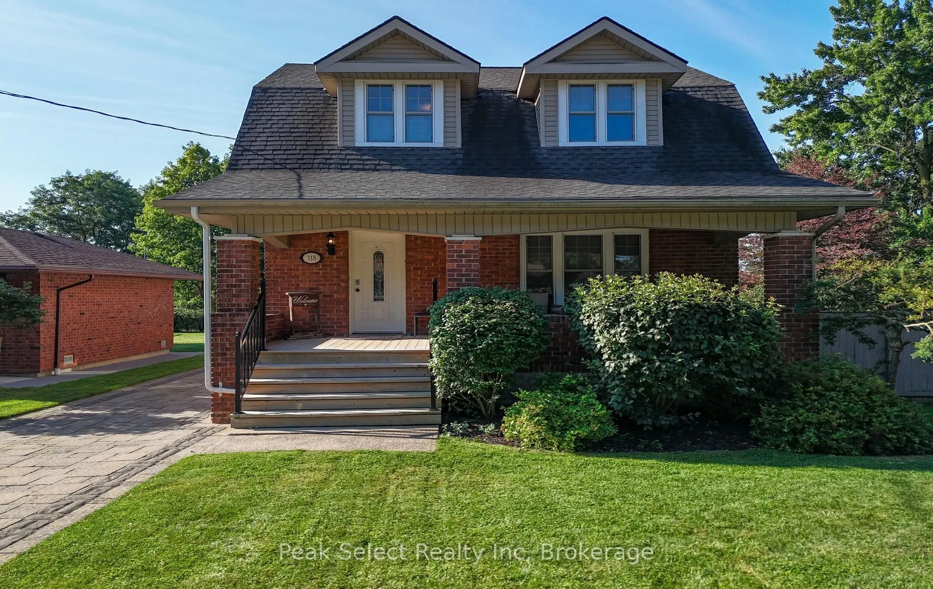 318 Elizabeth Street