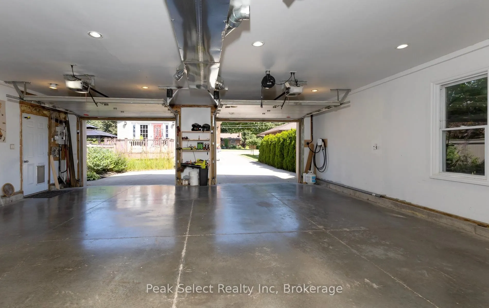 318 Elizabeth Street