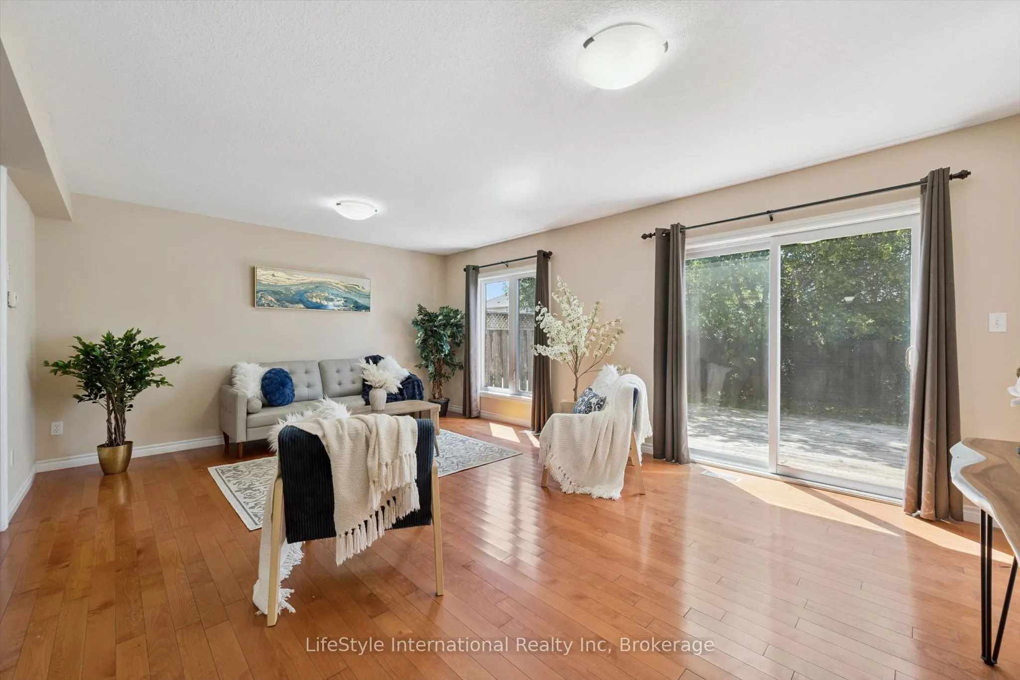 47 HASLER Crescent