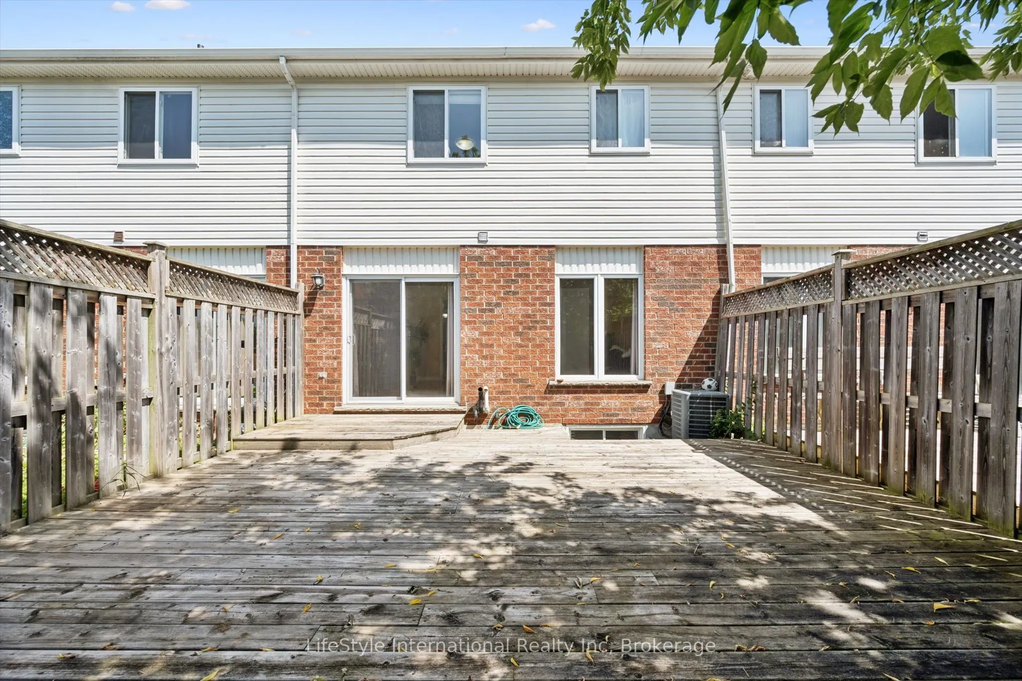 47 HASLER Crescent