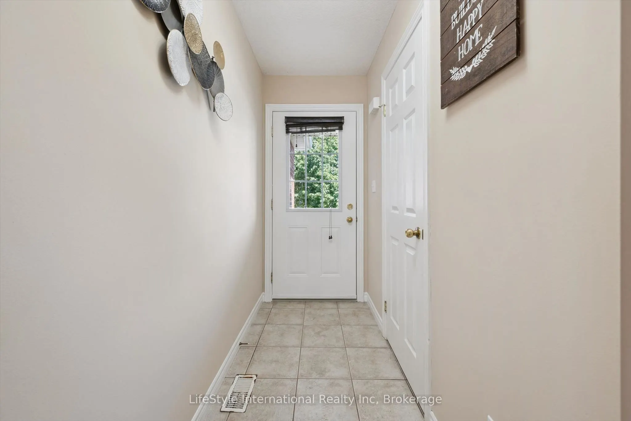 47 HASLER Crescent