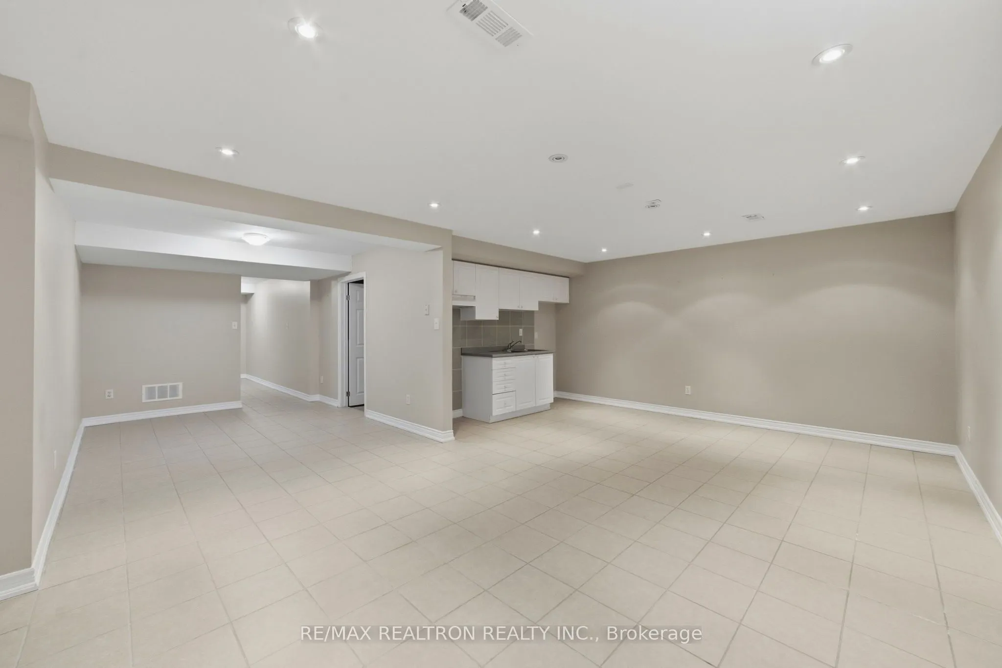 876 GOLF LINKS Road #1