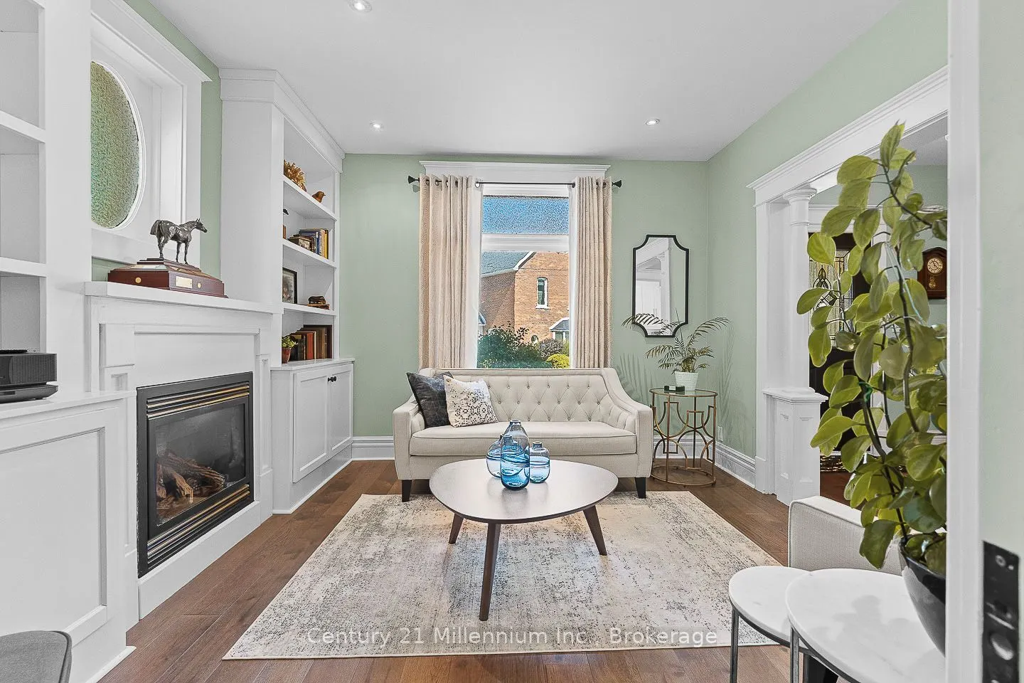 169 5th A Street E