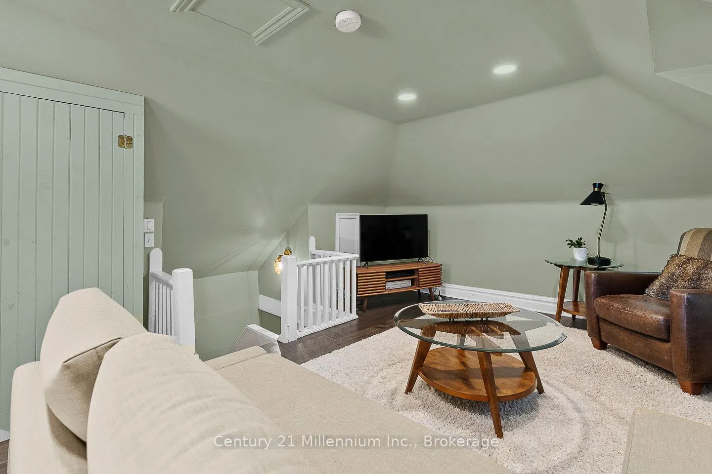 169 5th A Street E