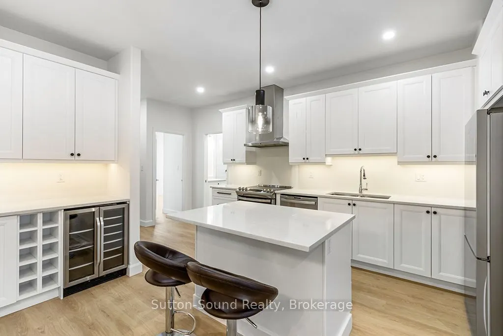 535 Issac Street #202
