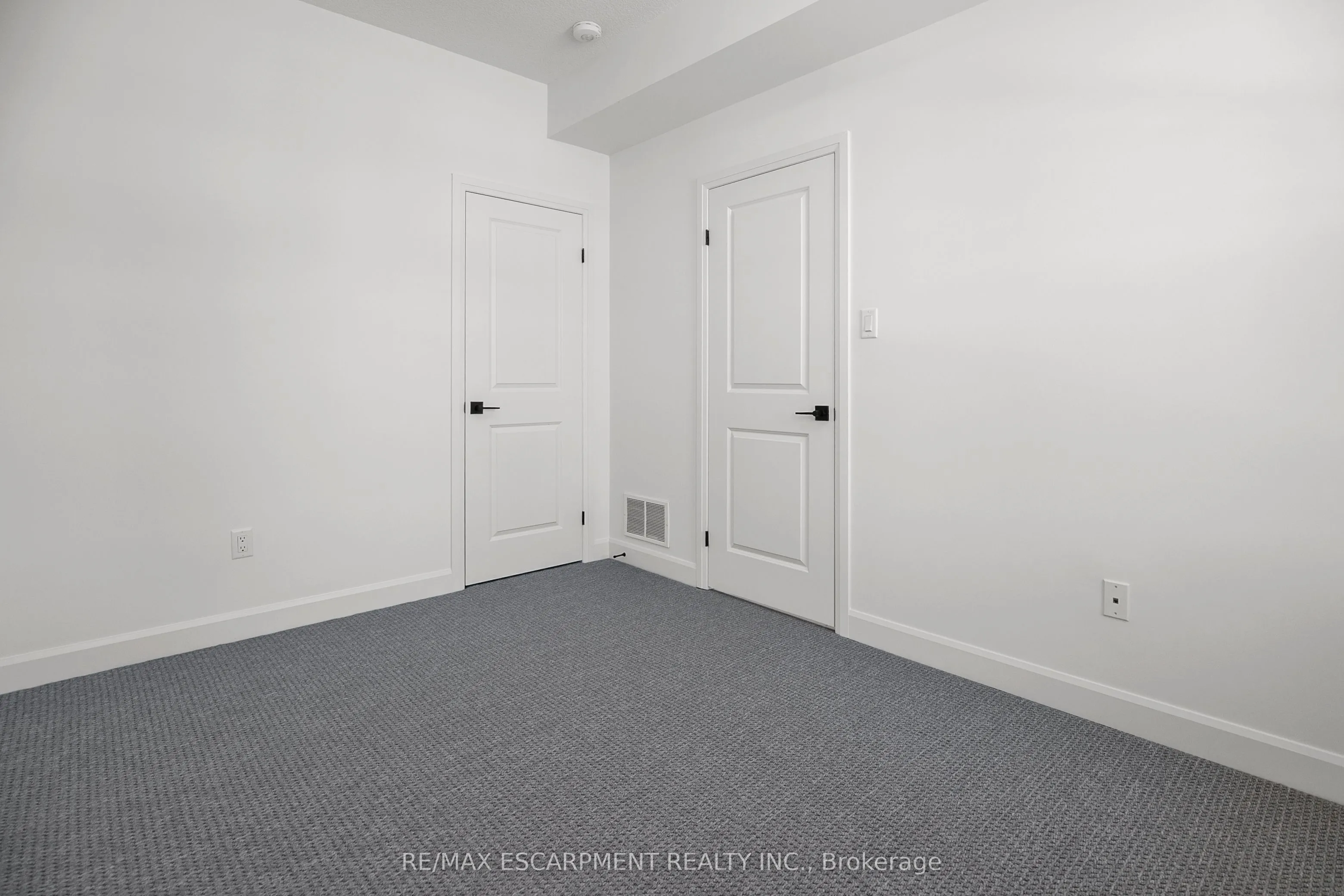 26 BEACHWALK Crescent
