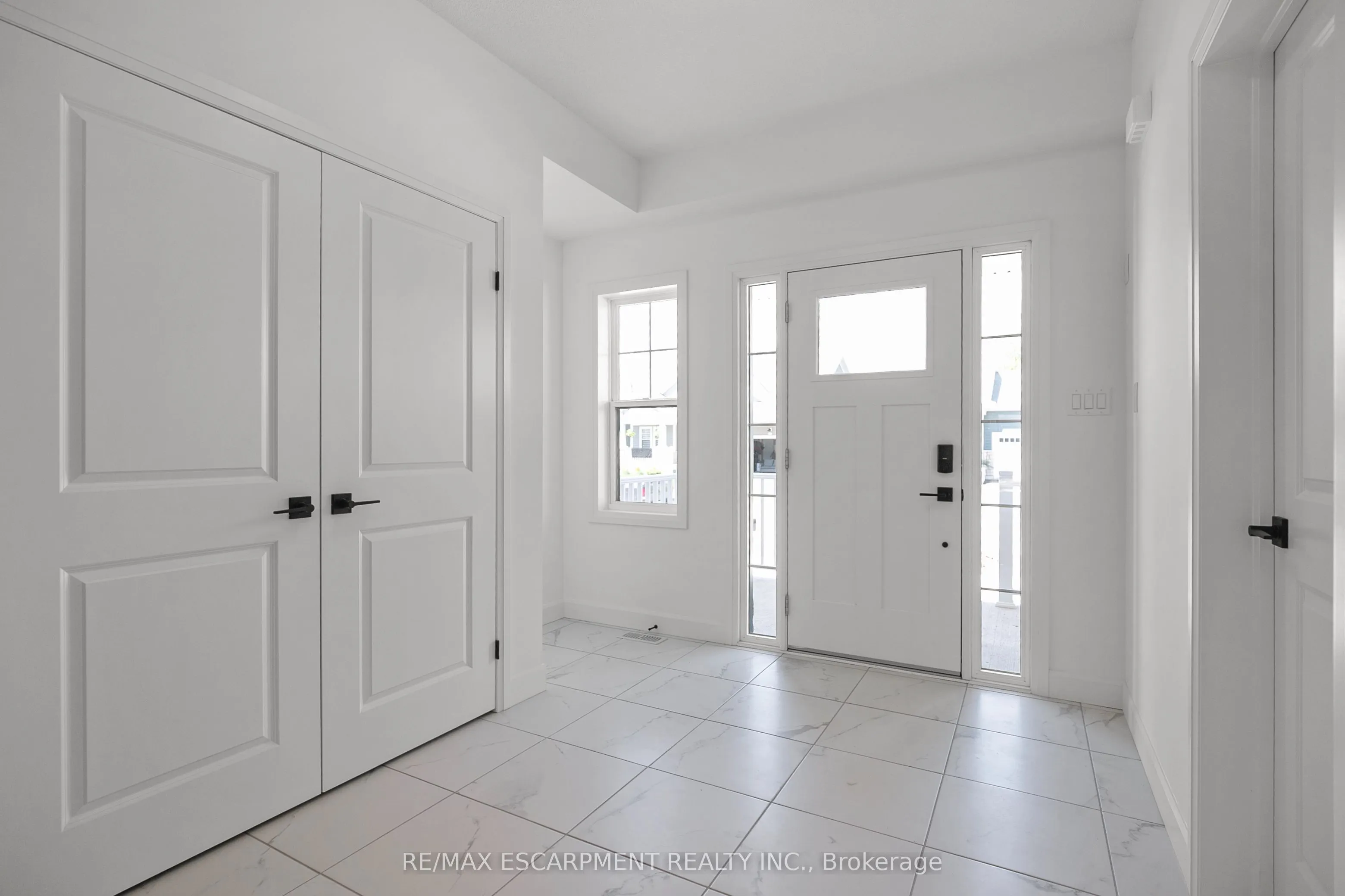 26 BEACHWALK Crescent