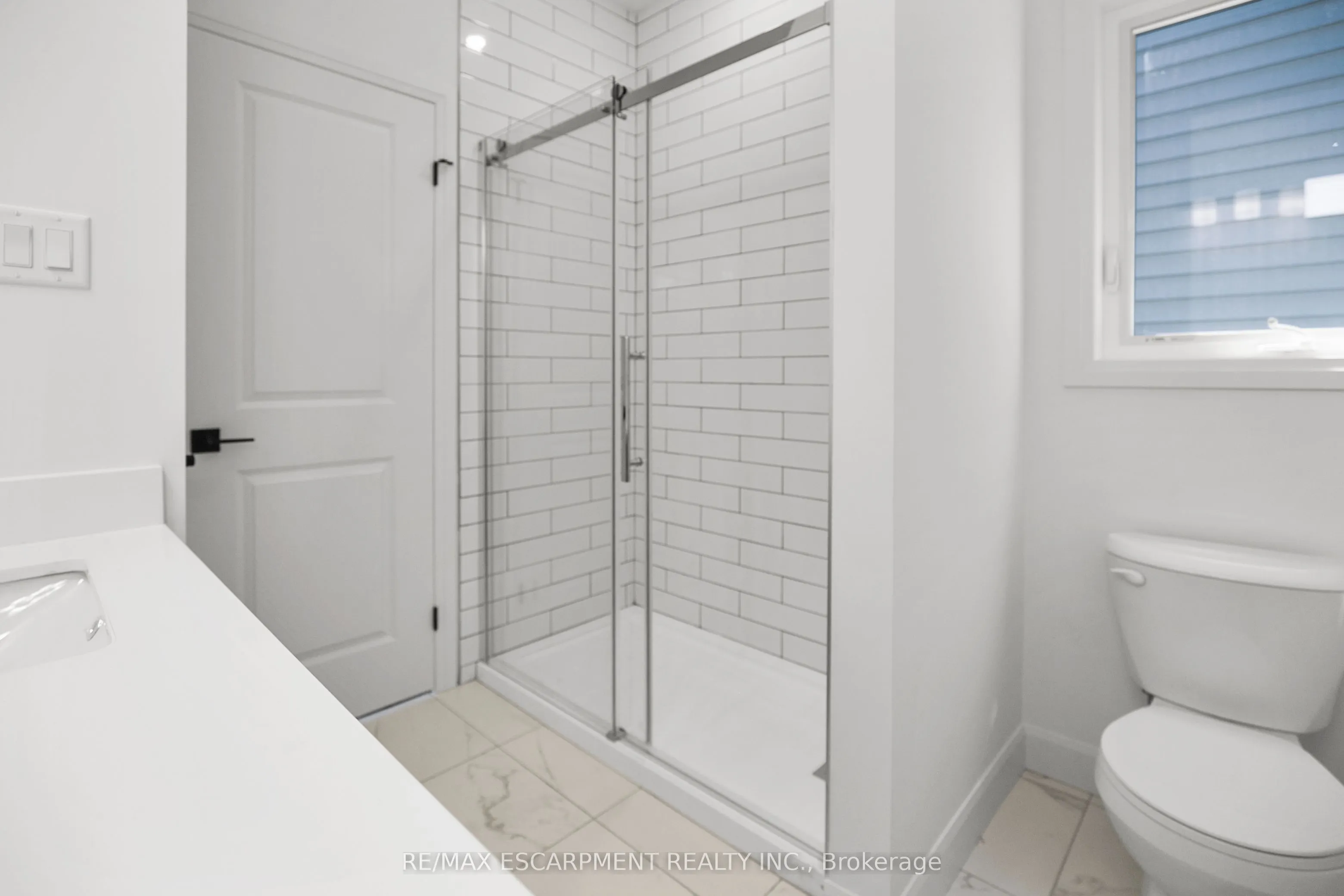 26 BEACHWALK Crescent