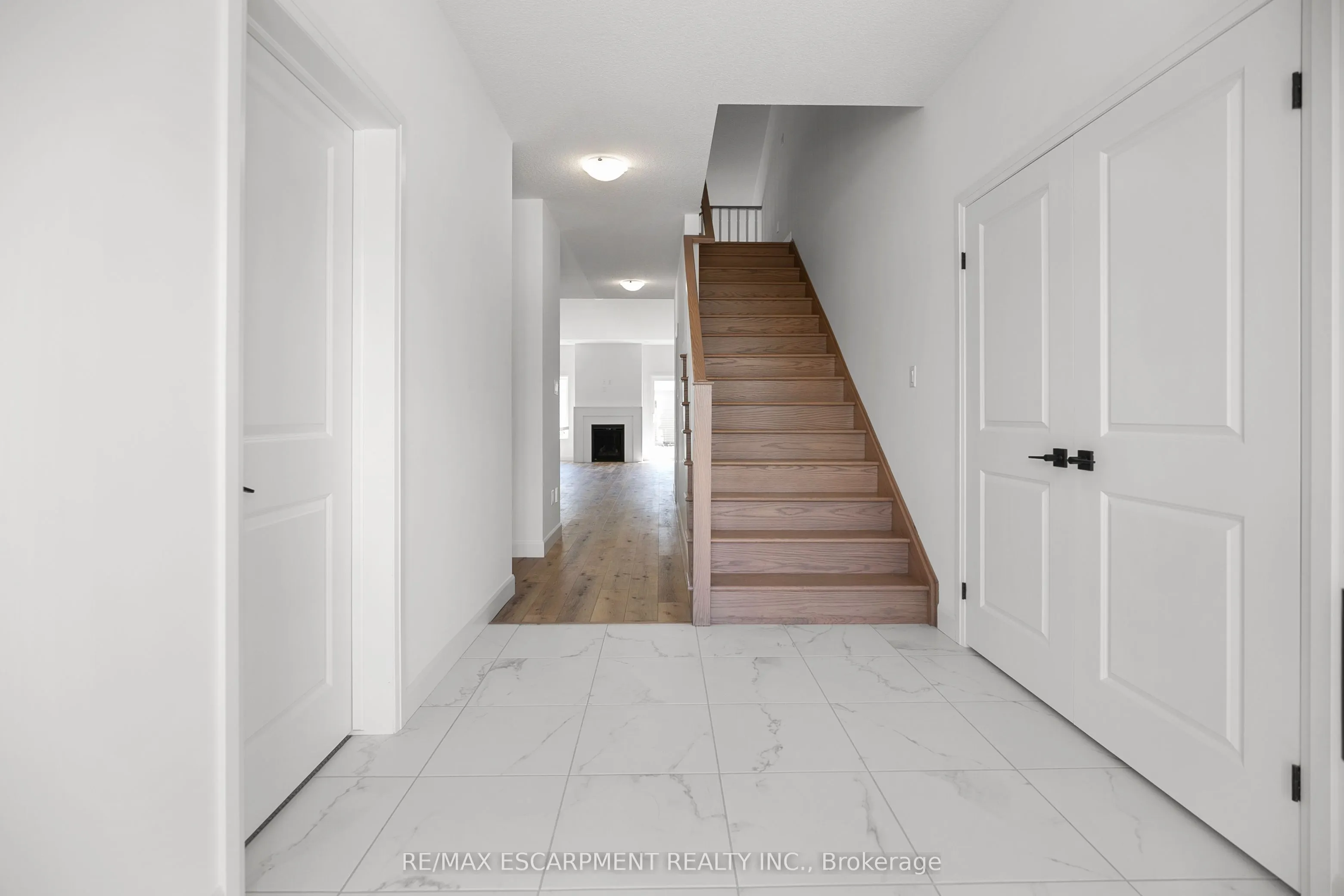26 BEACHWALK Crescent