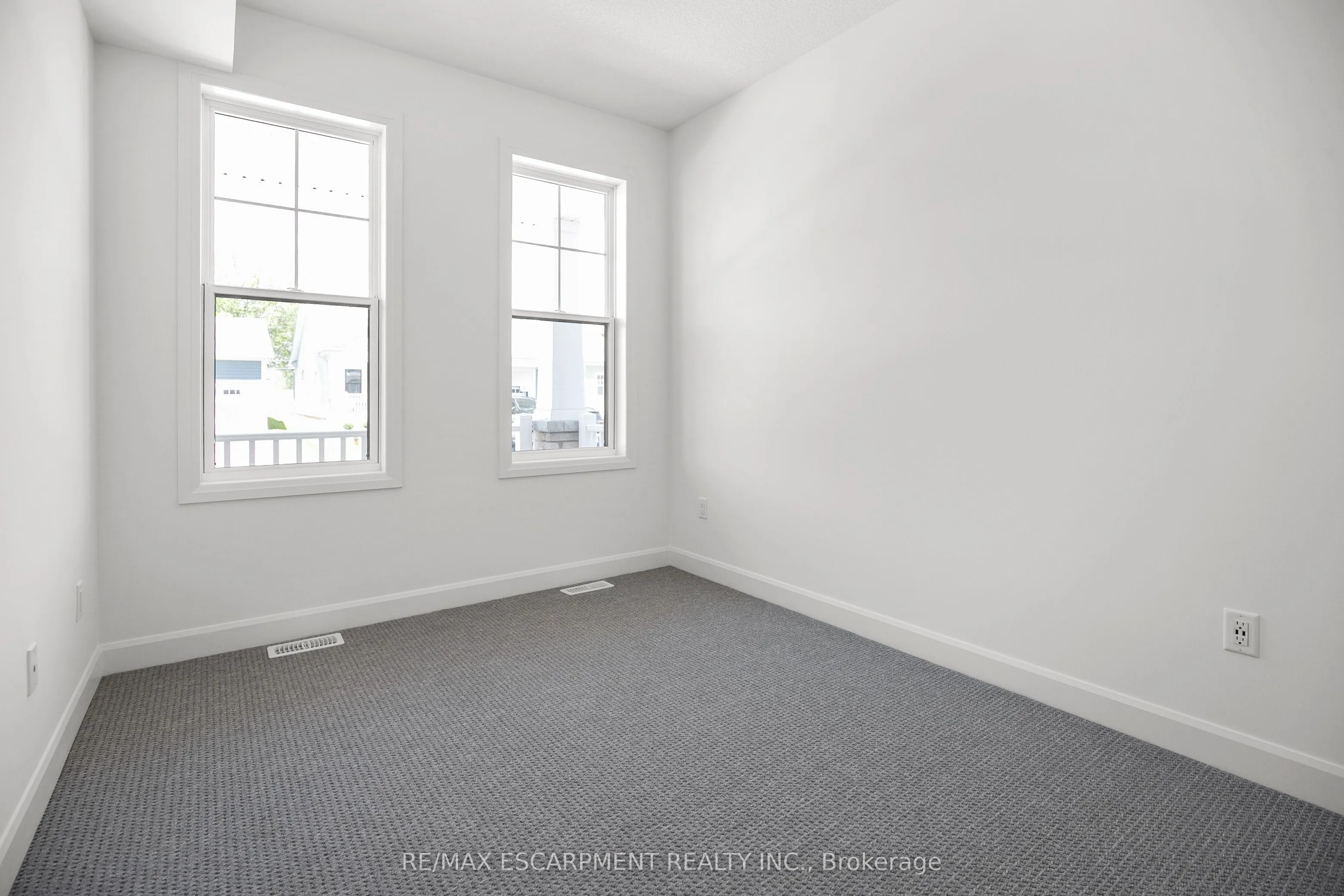 26 BEACHWALK Crescent