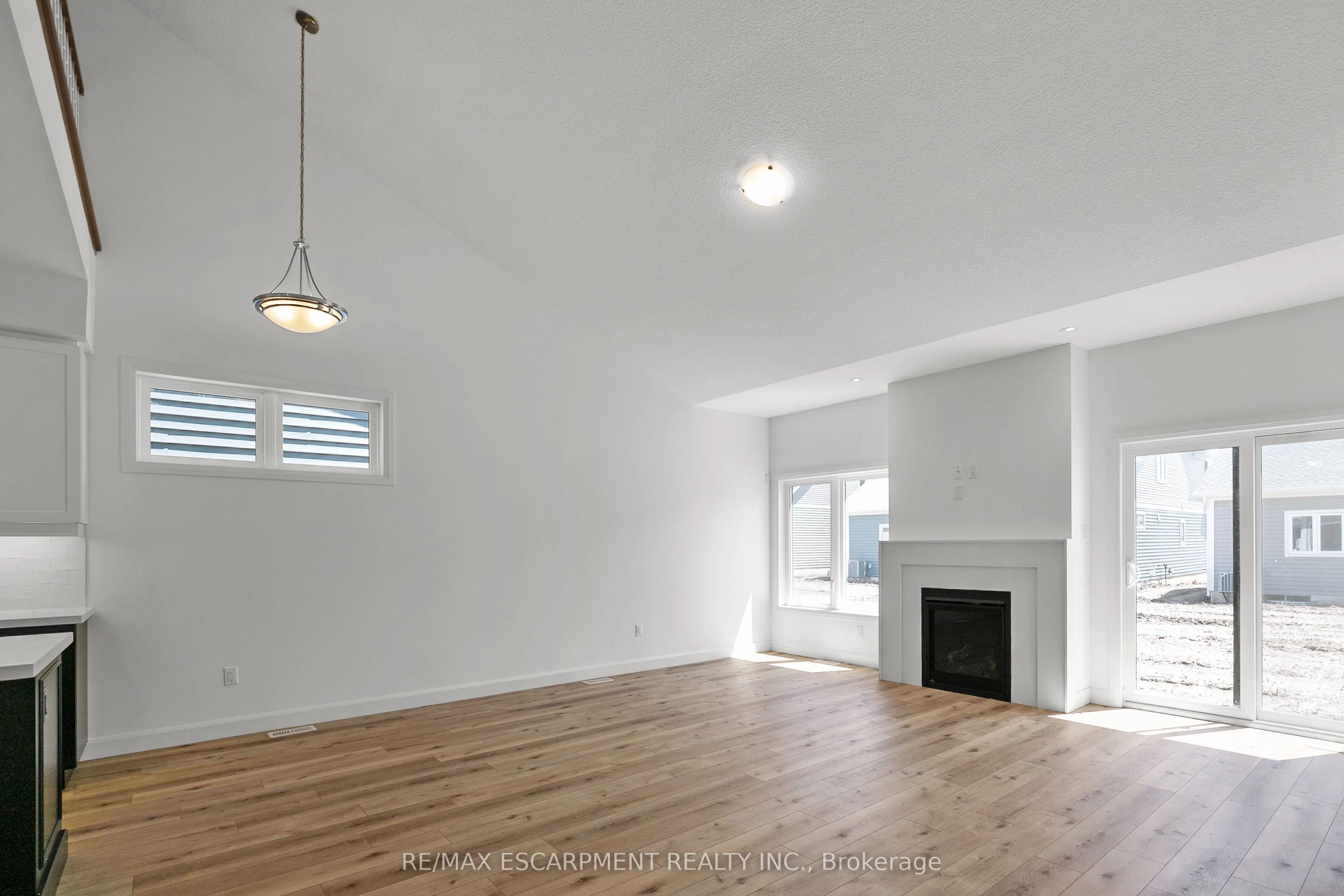 26 BEACHWALK Crescent