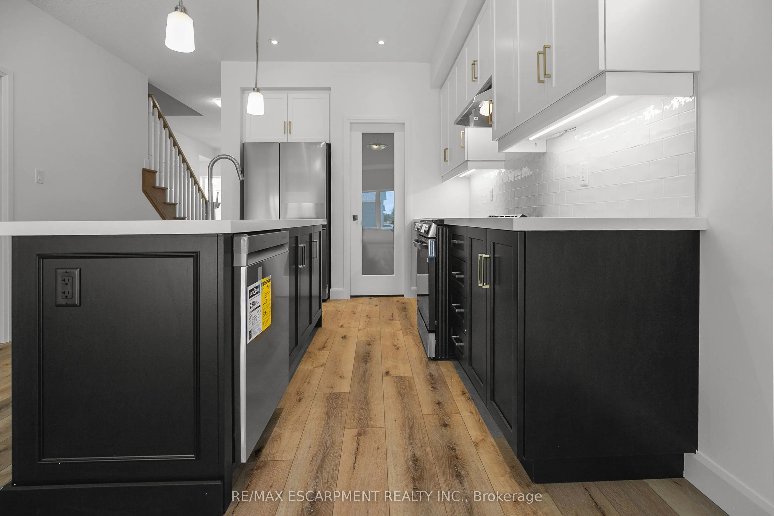 26 BEACHWALK Crescent