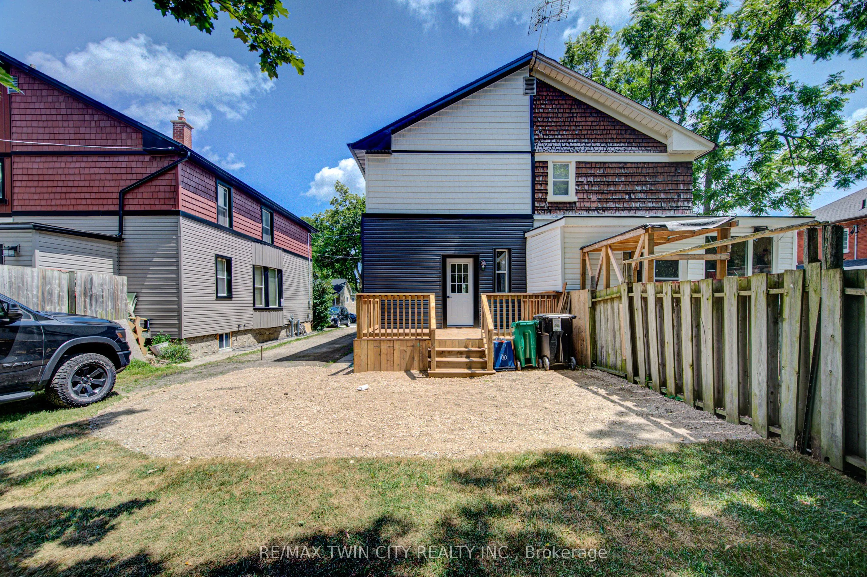 26 Richardson Street