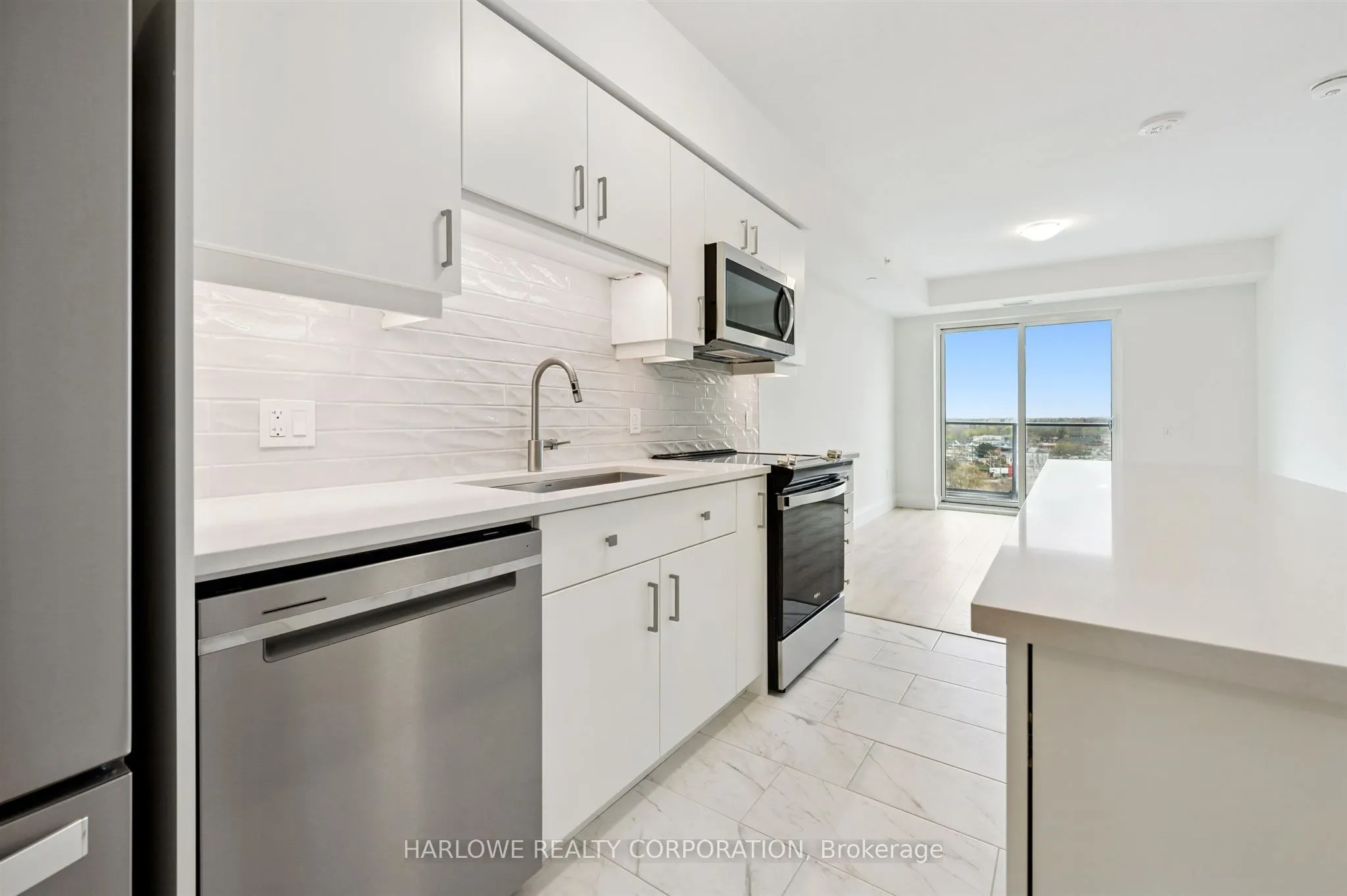 93 Arthur Street S #805