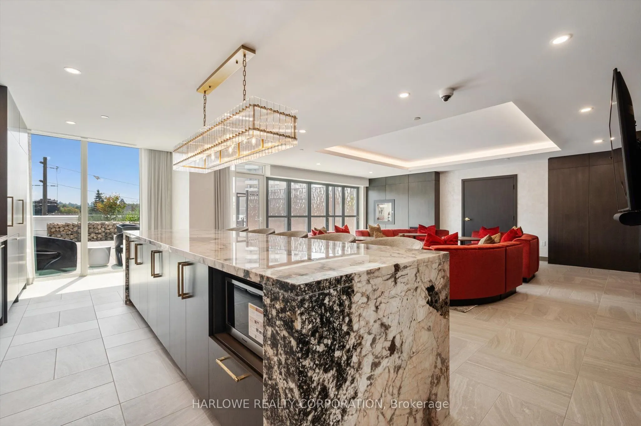 93 Arthur Street S #805