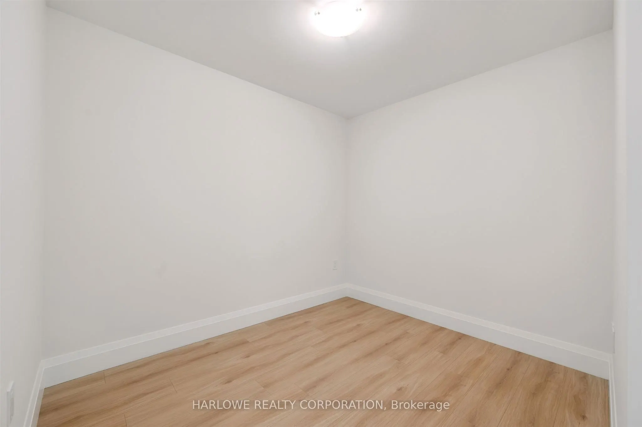 93 Arthur Street S #805