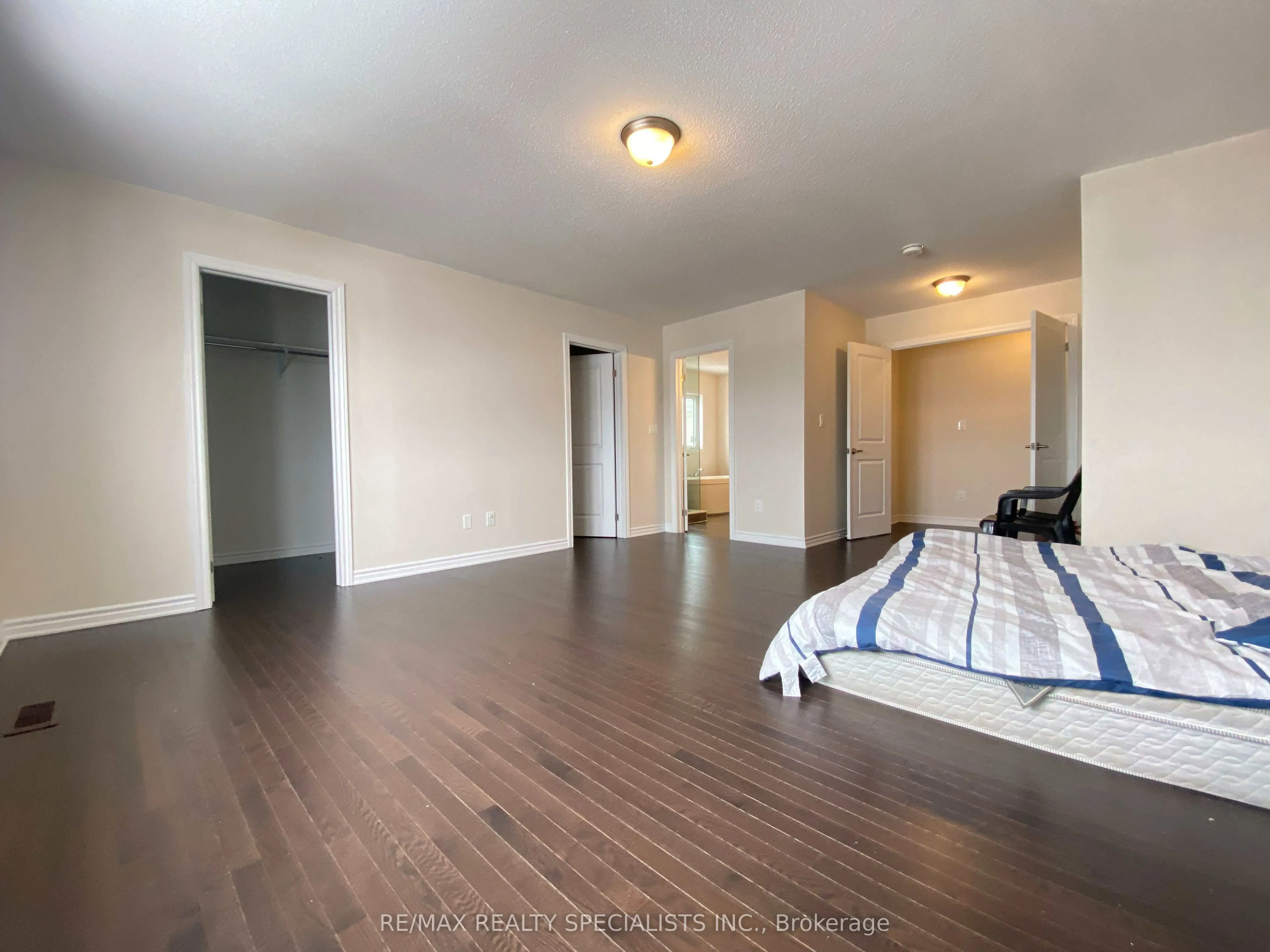 17 Oriole Crescent