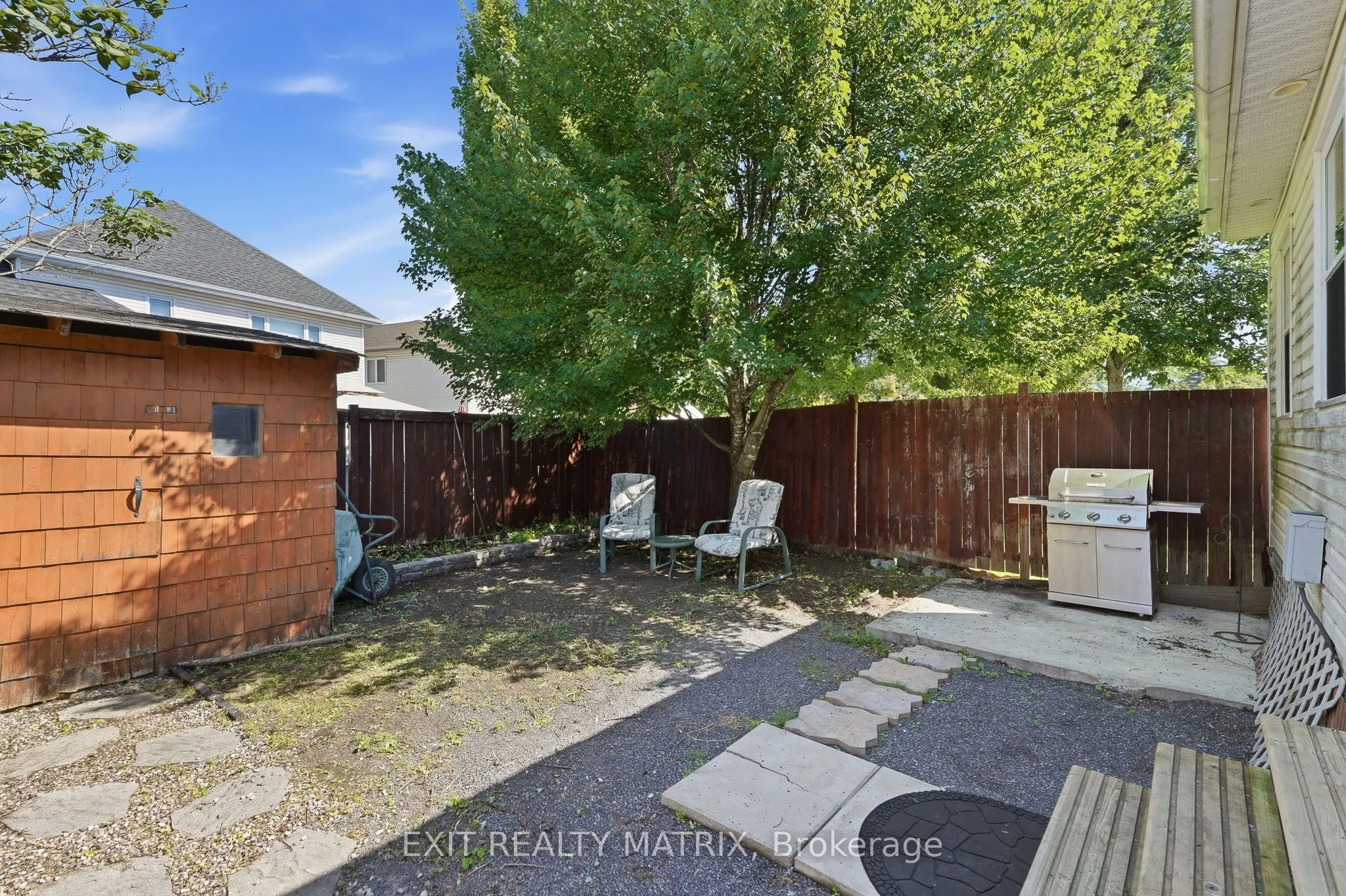 751 Clearcrest Crescent