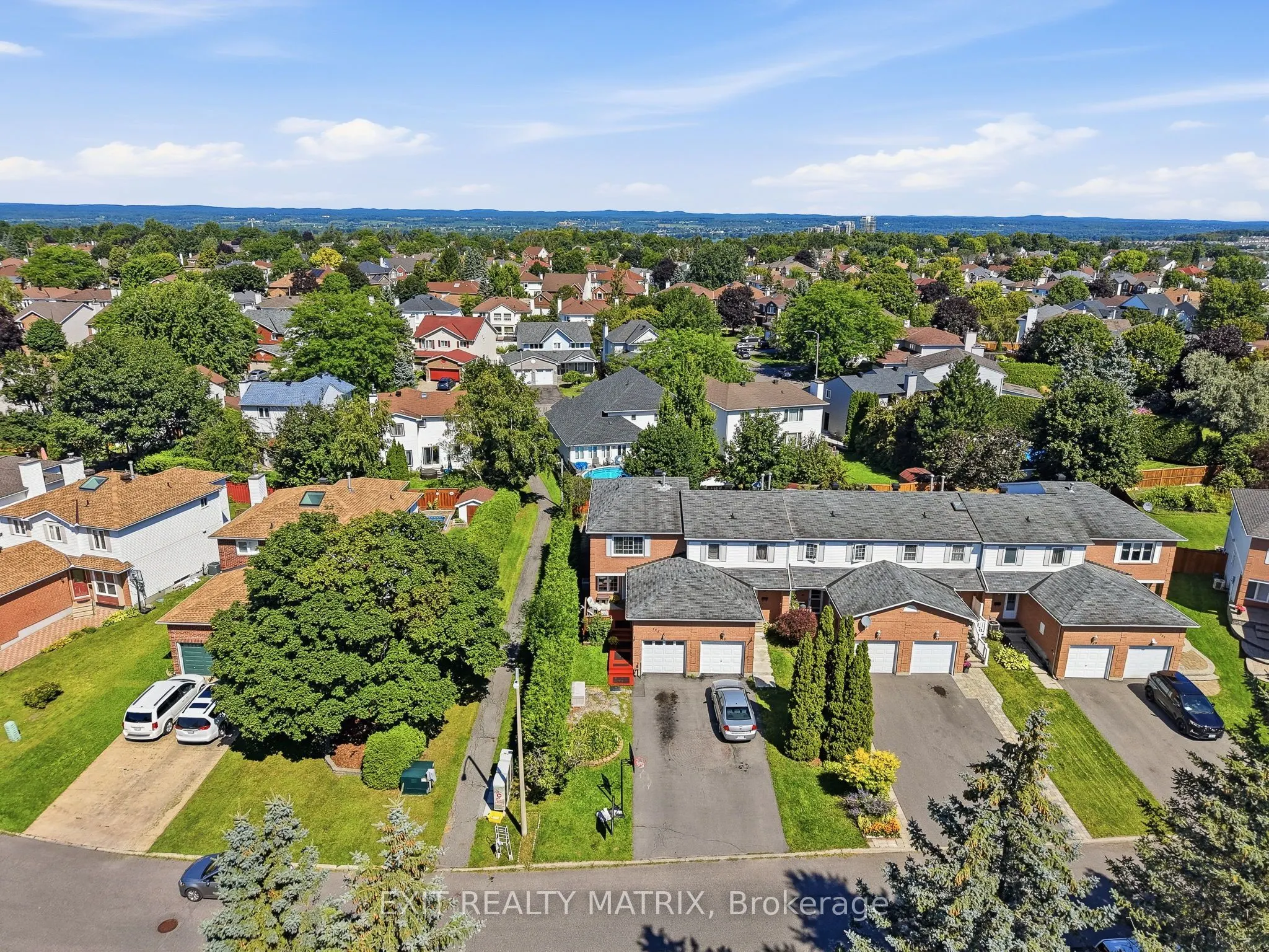 751 Clearcrest Crescent