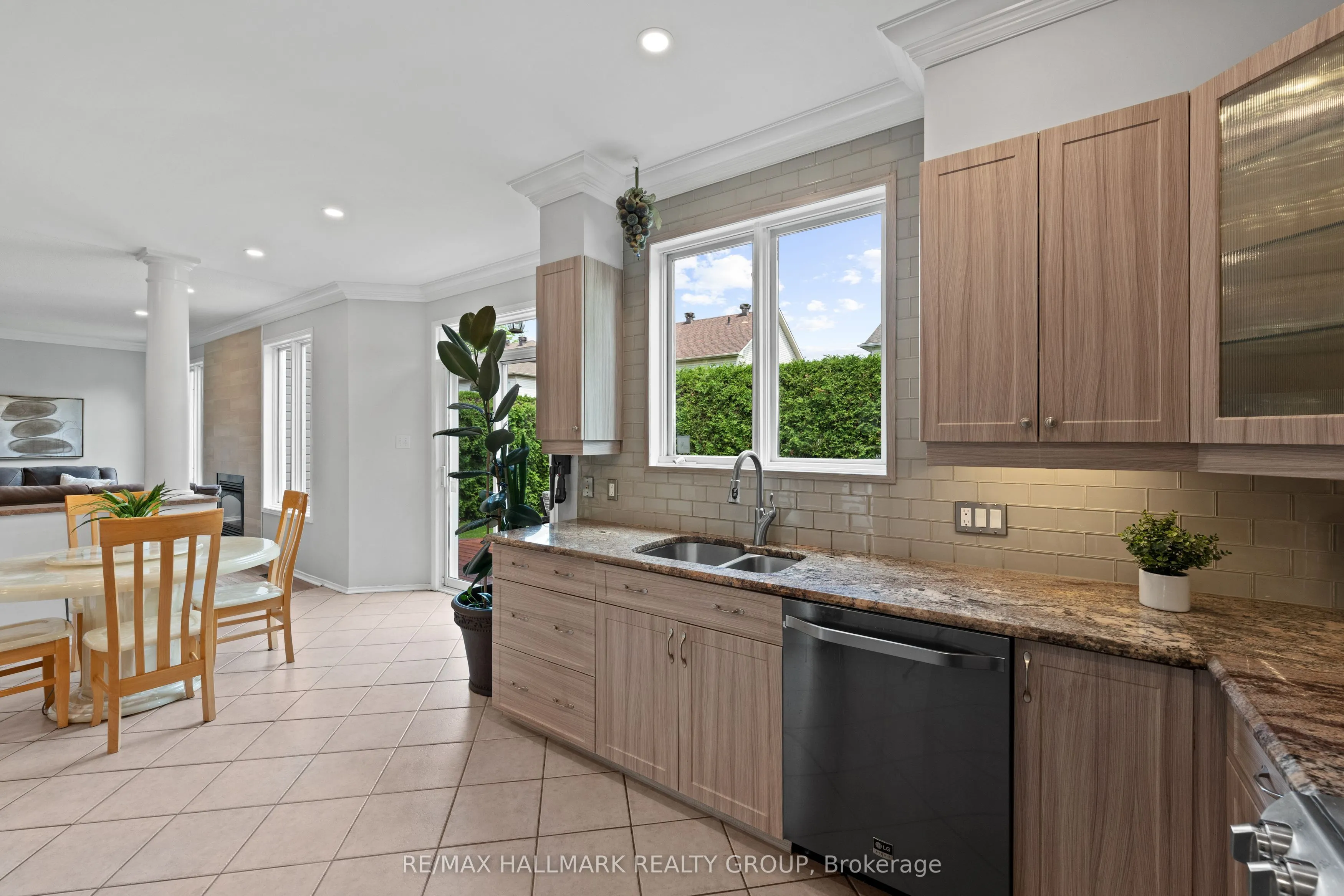 2104 Sandy Oaks Drive