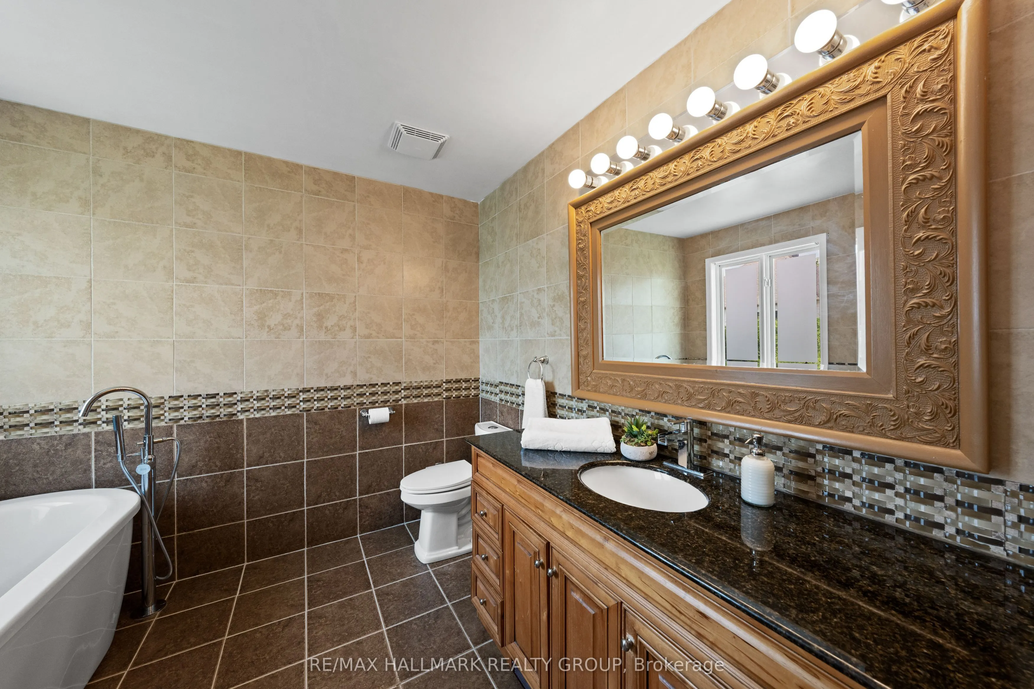 2104 Sandy Oaks Drive