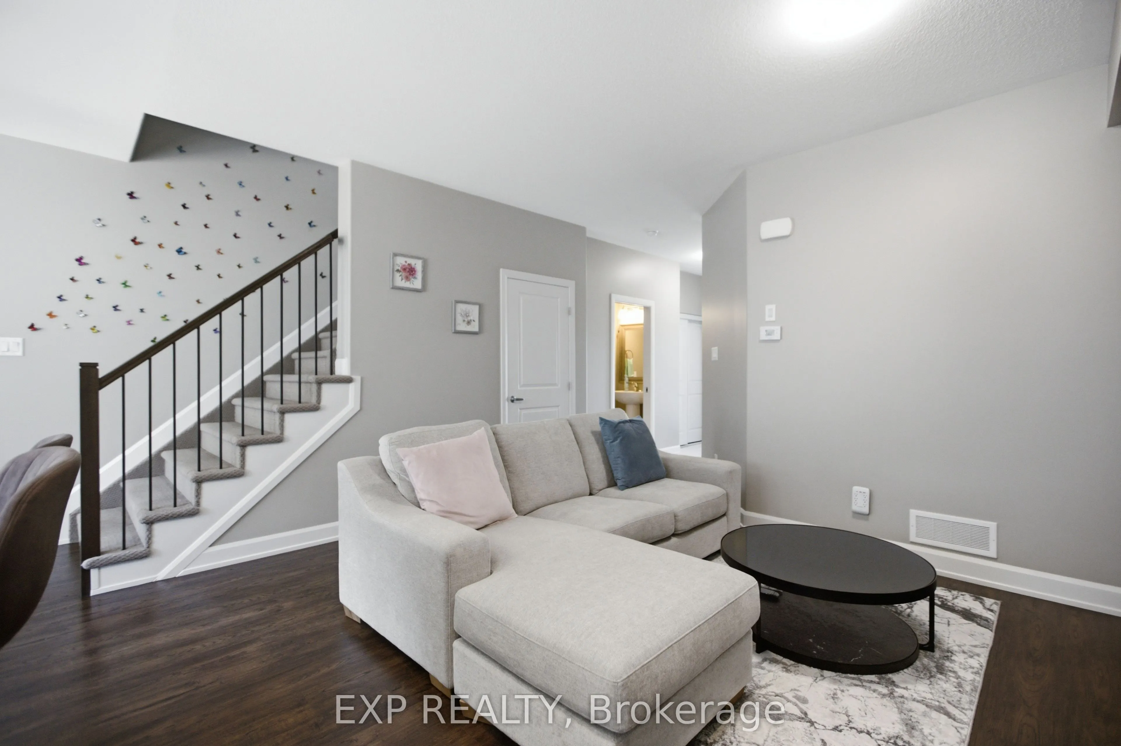 42 Vimy Ridge Crescent