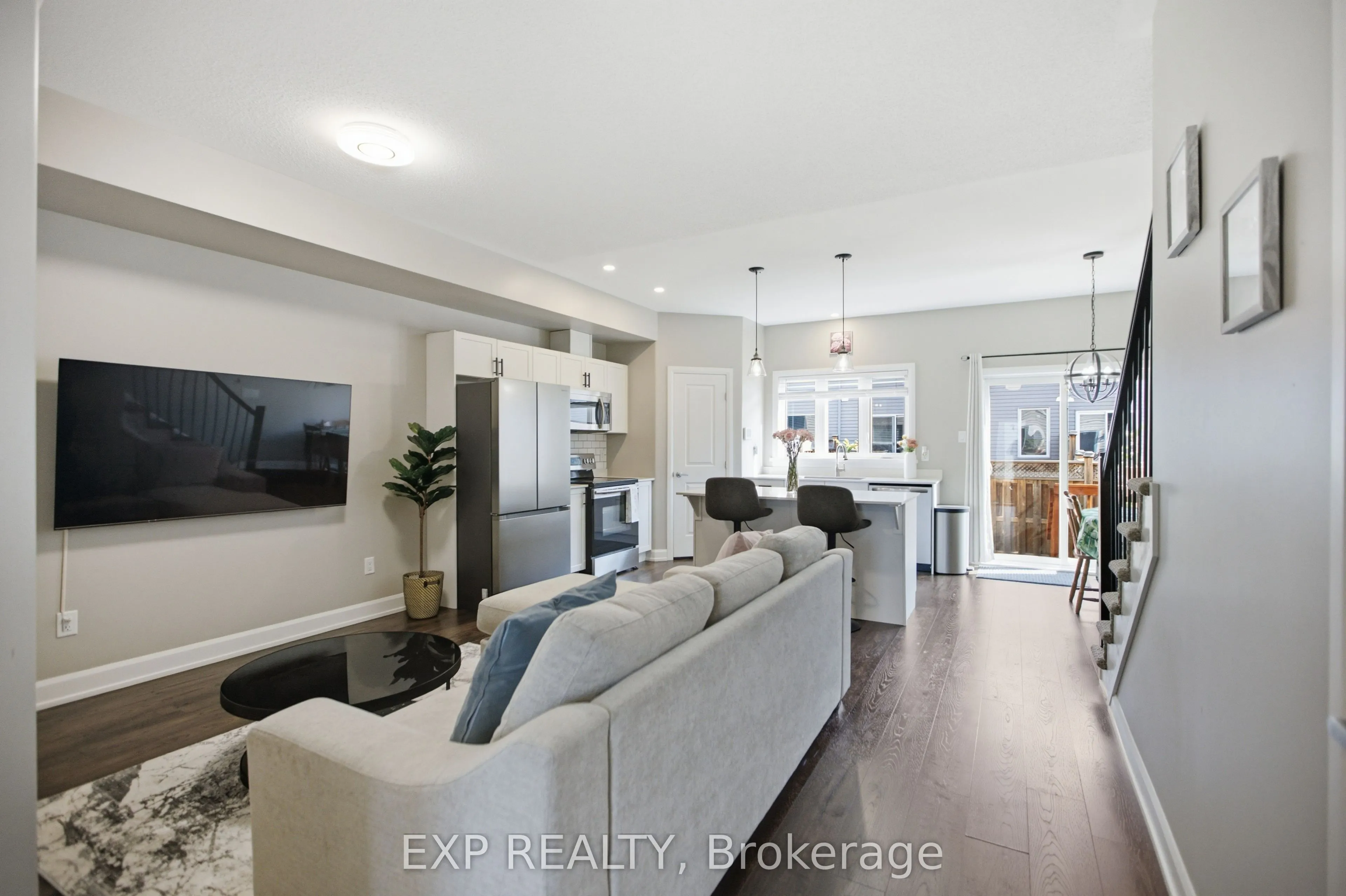 42 Vimy Ridge Crescent