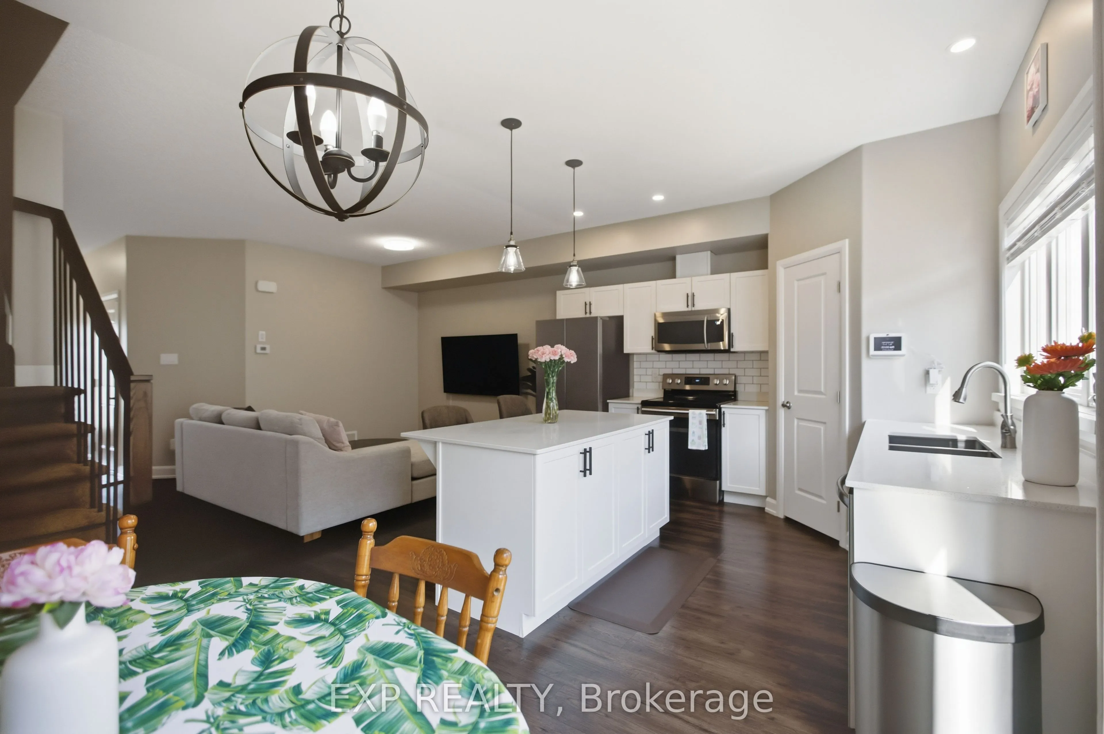 42 Vimy Ridge Crescent