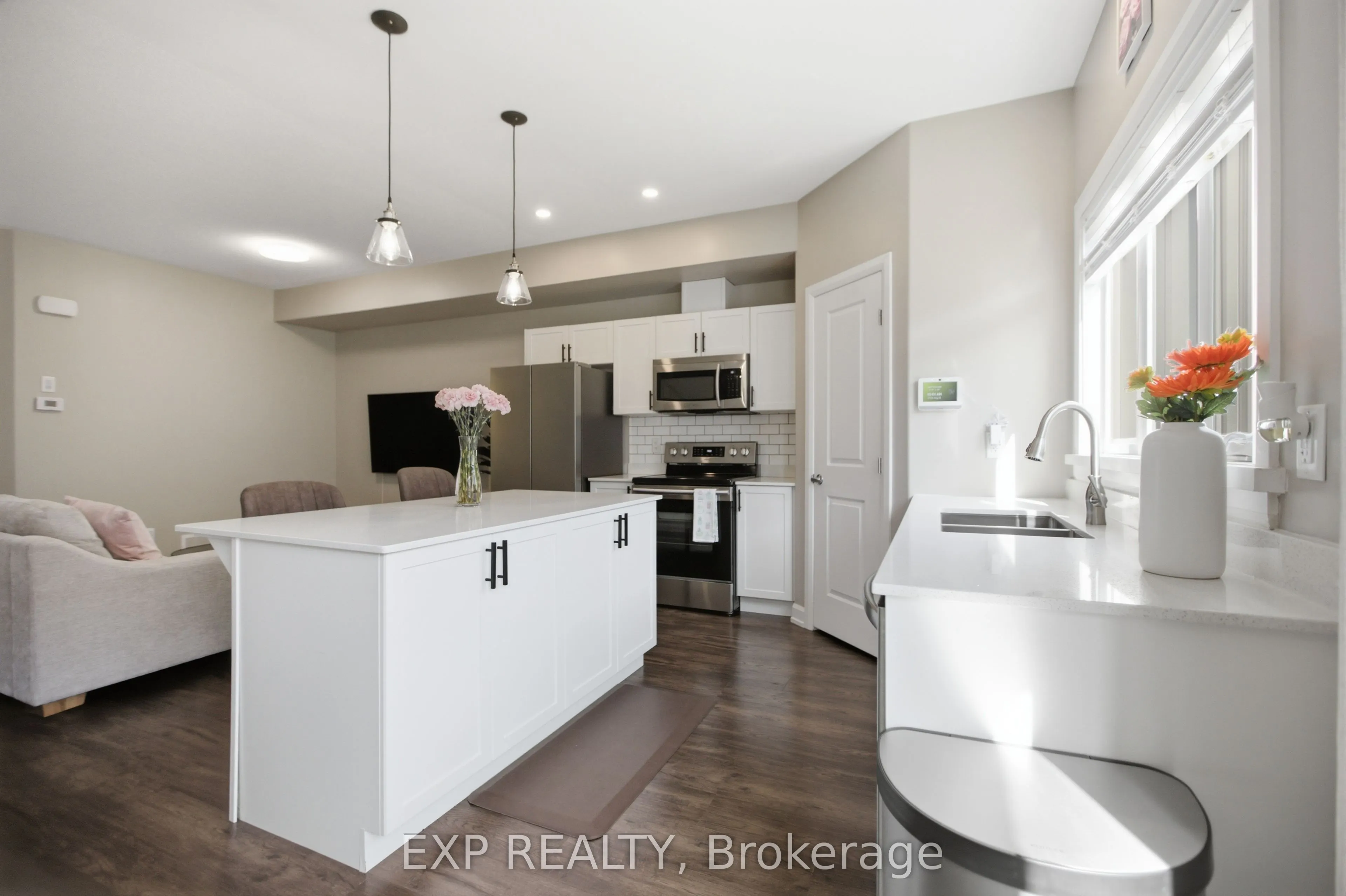 42 Vimy Ridge Crescent