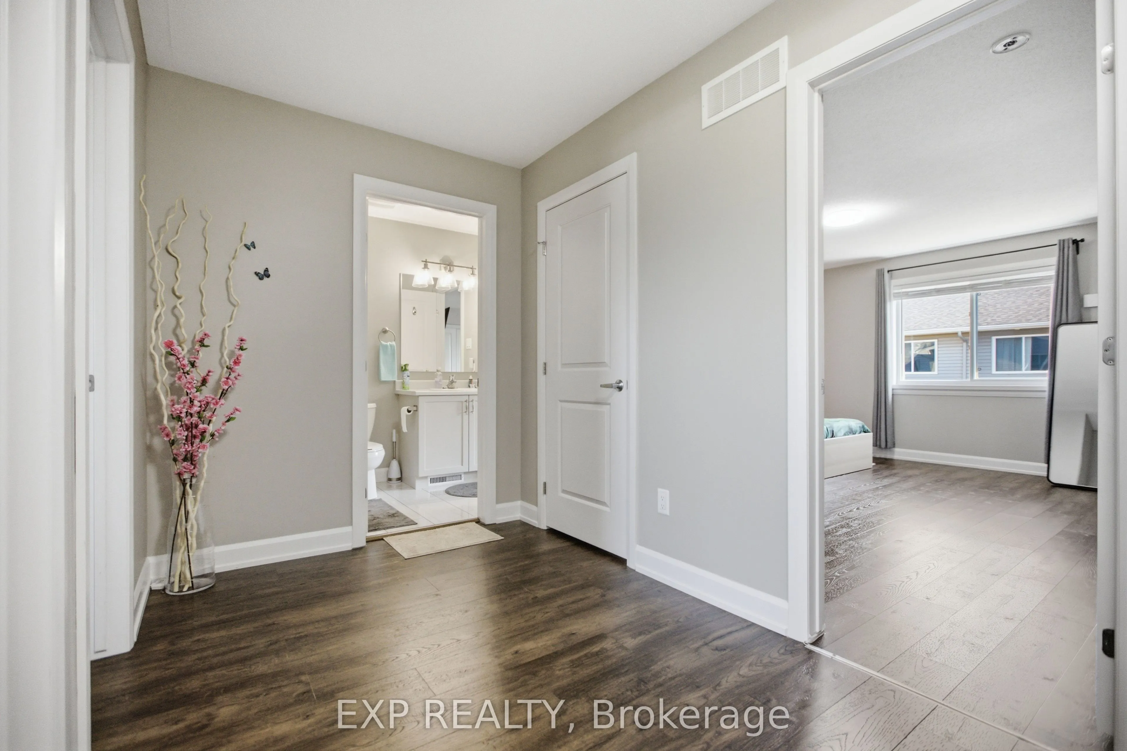 42 Vimy Ridge Crescent