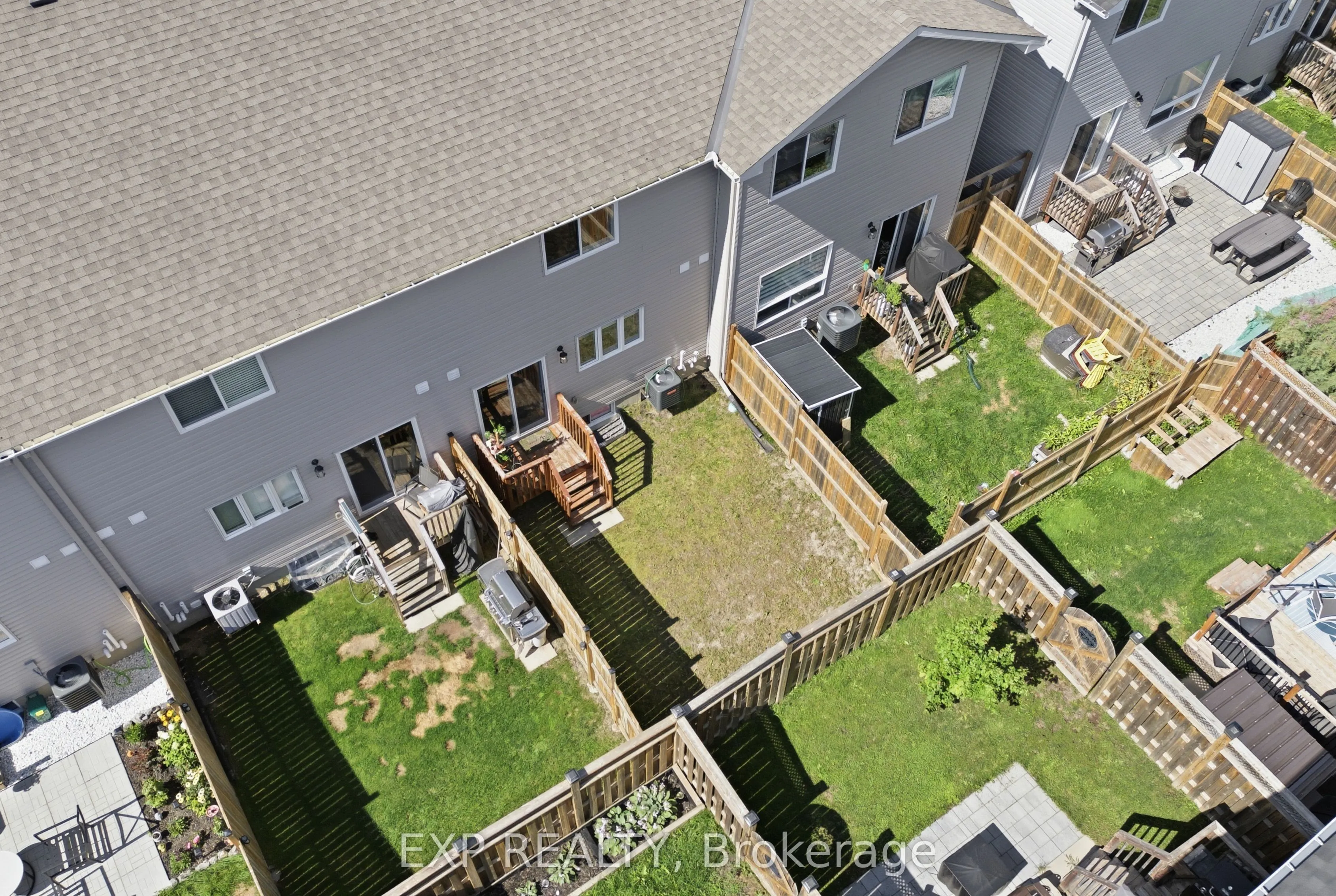 42 Vimy Ridge Crescent