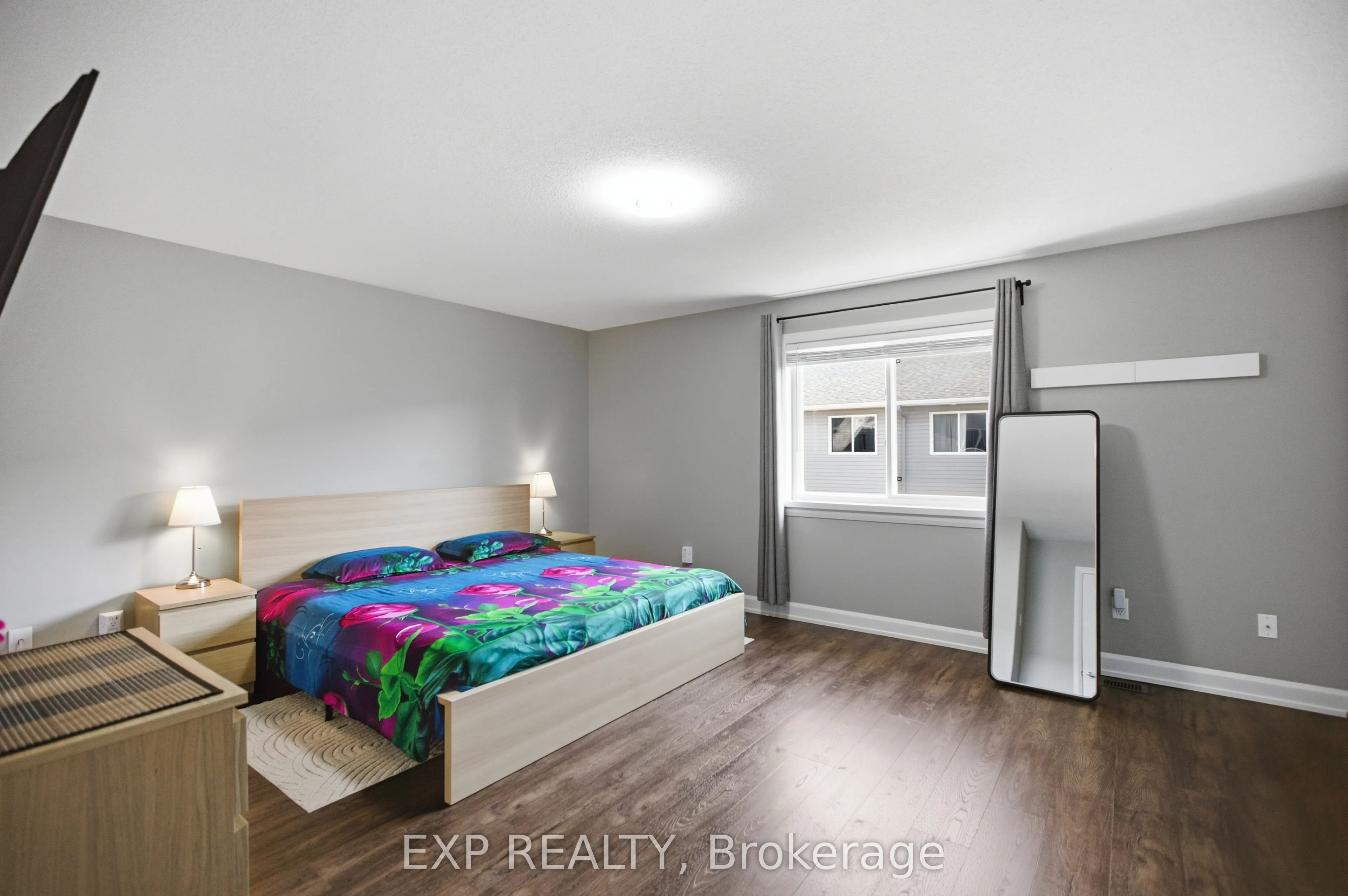 42 Vimy Ridge Crescent
